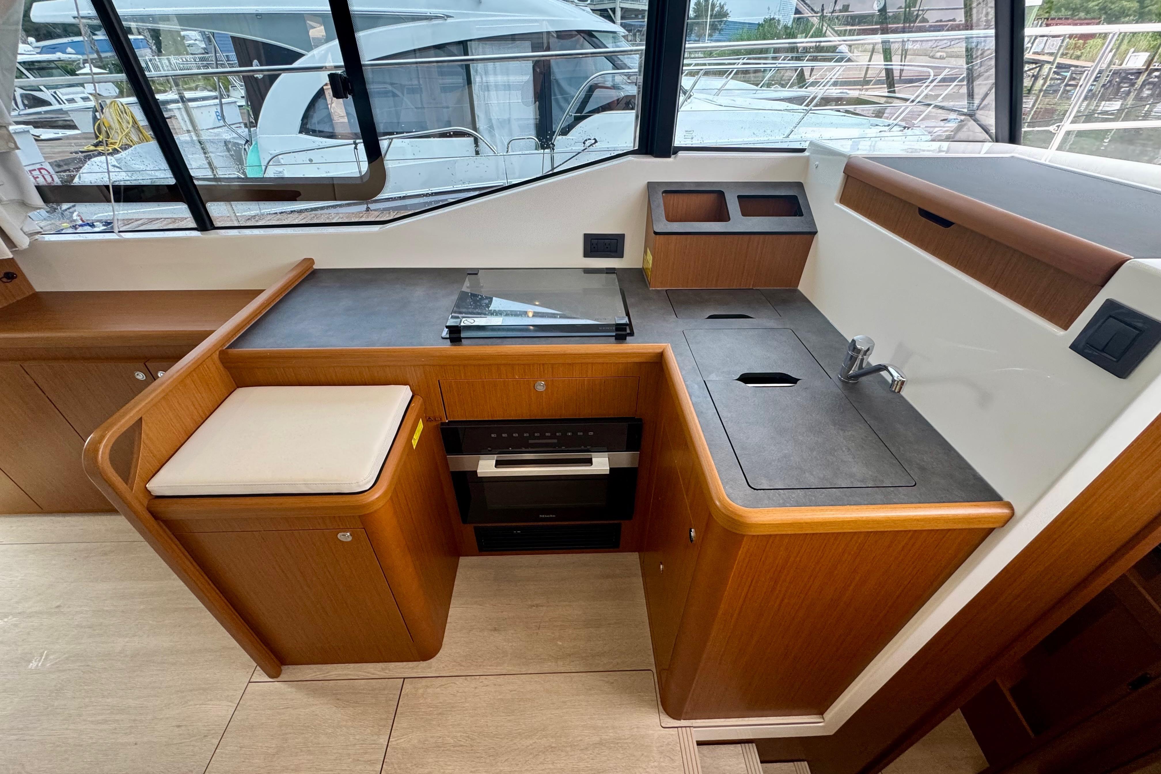 Yacht Photos Pics