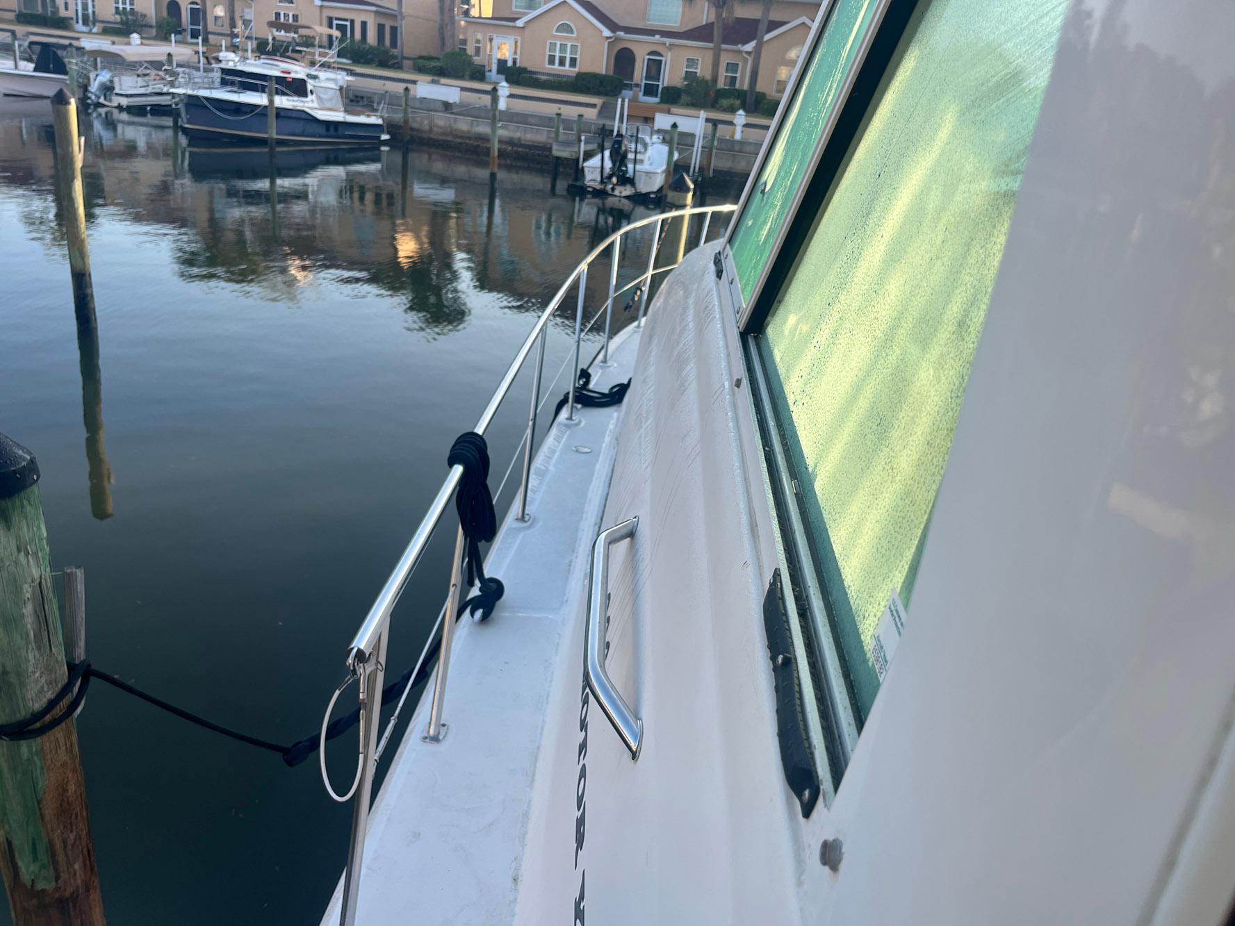2004-sea-ray-390-motor-yacht-power-9718089-20250317113543136-1_XLARGE