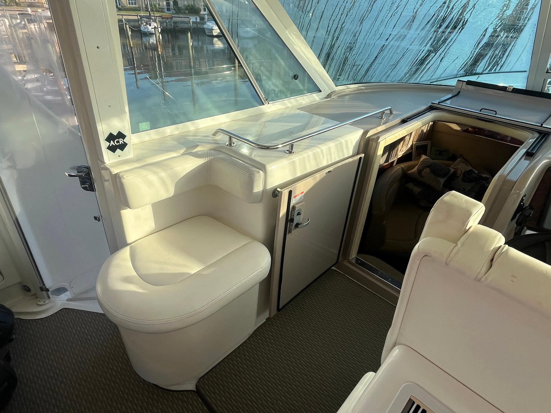 2004-sea-ray-390-motor-yacht-power-9718089-20250317113559463-1_XLARGE
