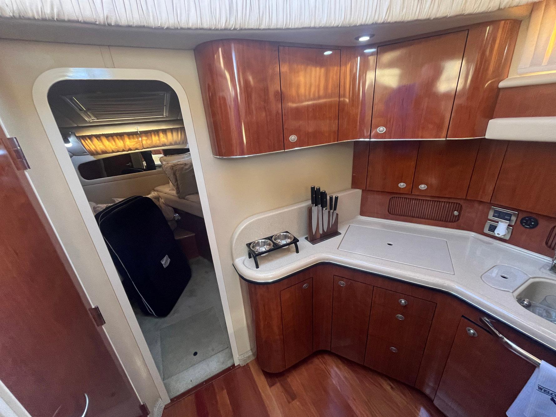 2004-sea-ray-390-motor-yacht-power-9718089-20250317113622932-1_XLARGE
