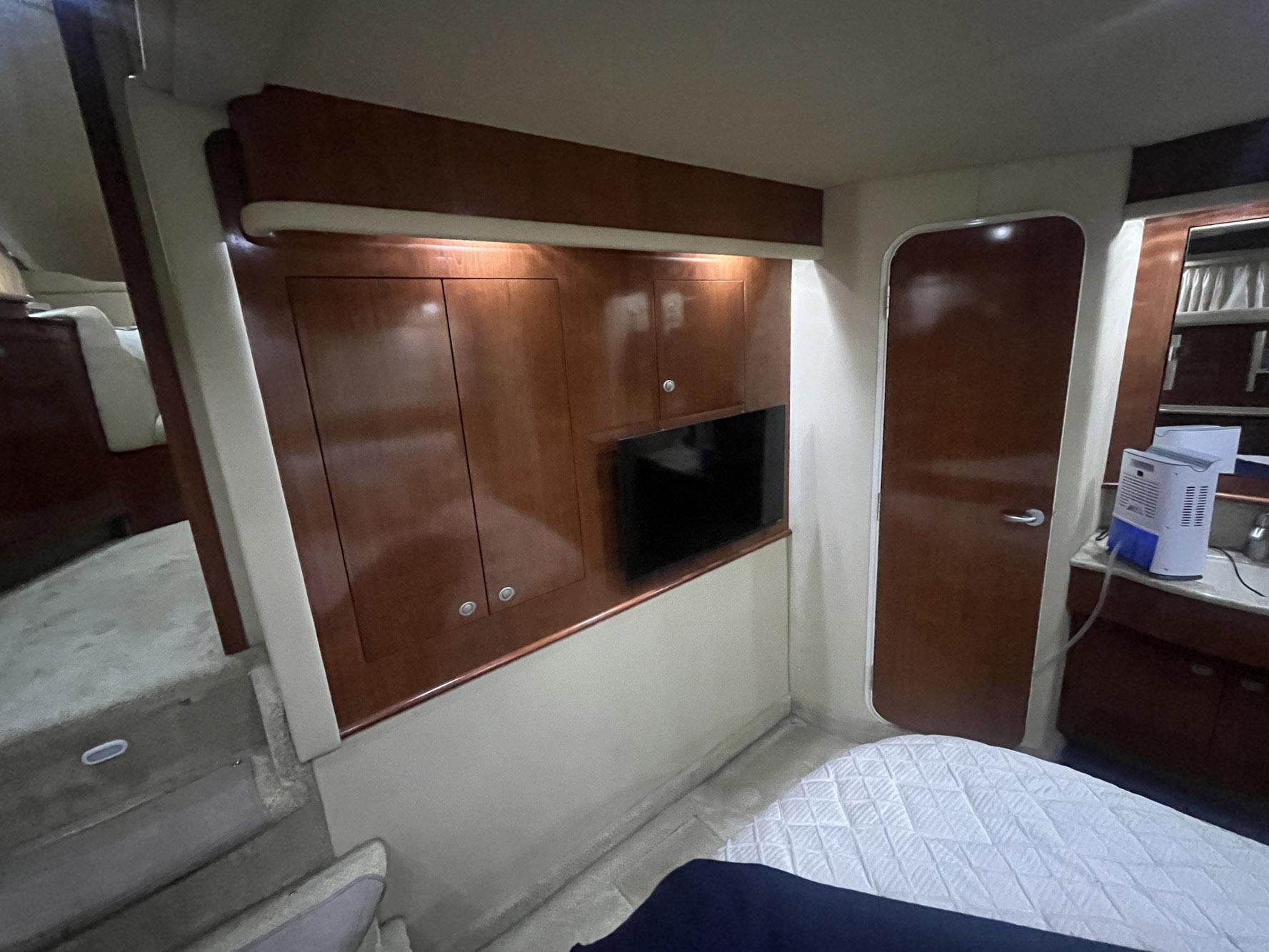 2004-sea-ray-390-motor-yacht-power-9718089-20250317113628475-1_XLARGE