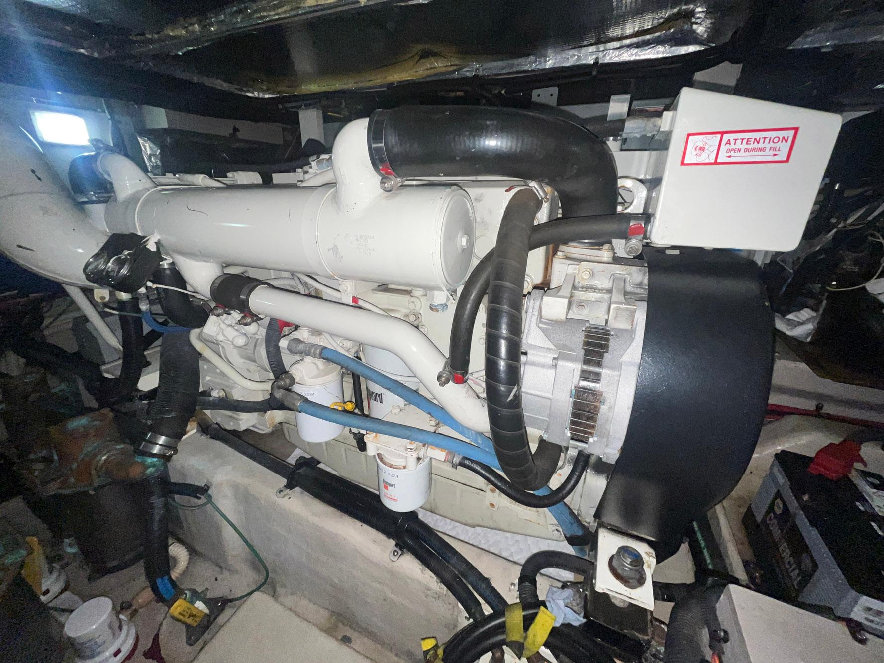 2004-sea-ray-390-motor-yacht-power-9718089-20250317113653892-1_XLARGE