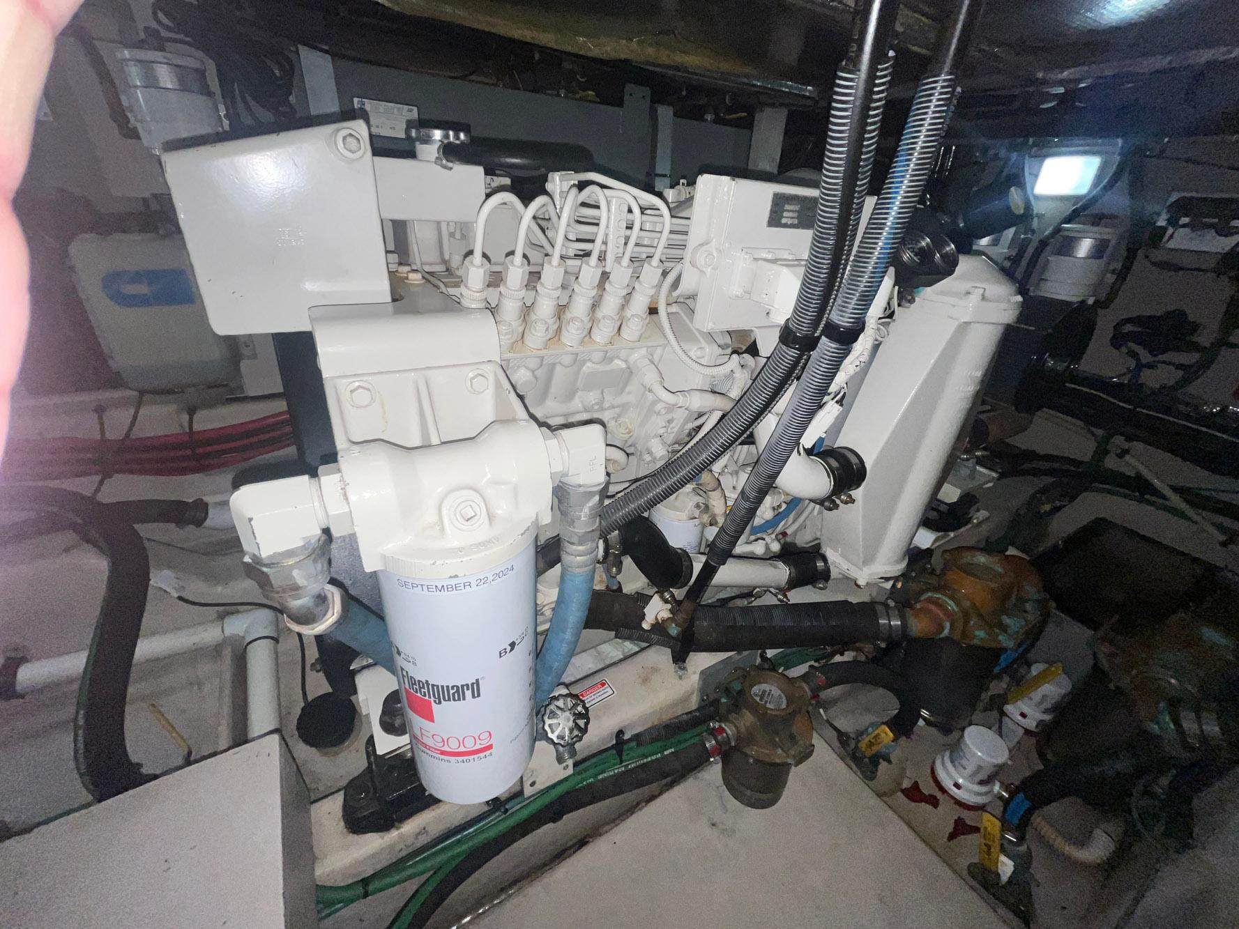 2004-sea-ray-390-motor-yacht-power-9718089-20250317113654880-1_XLARGE