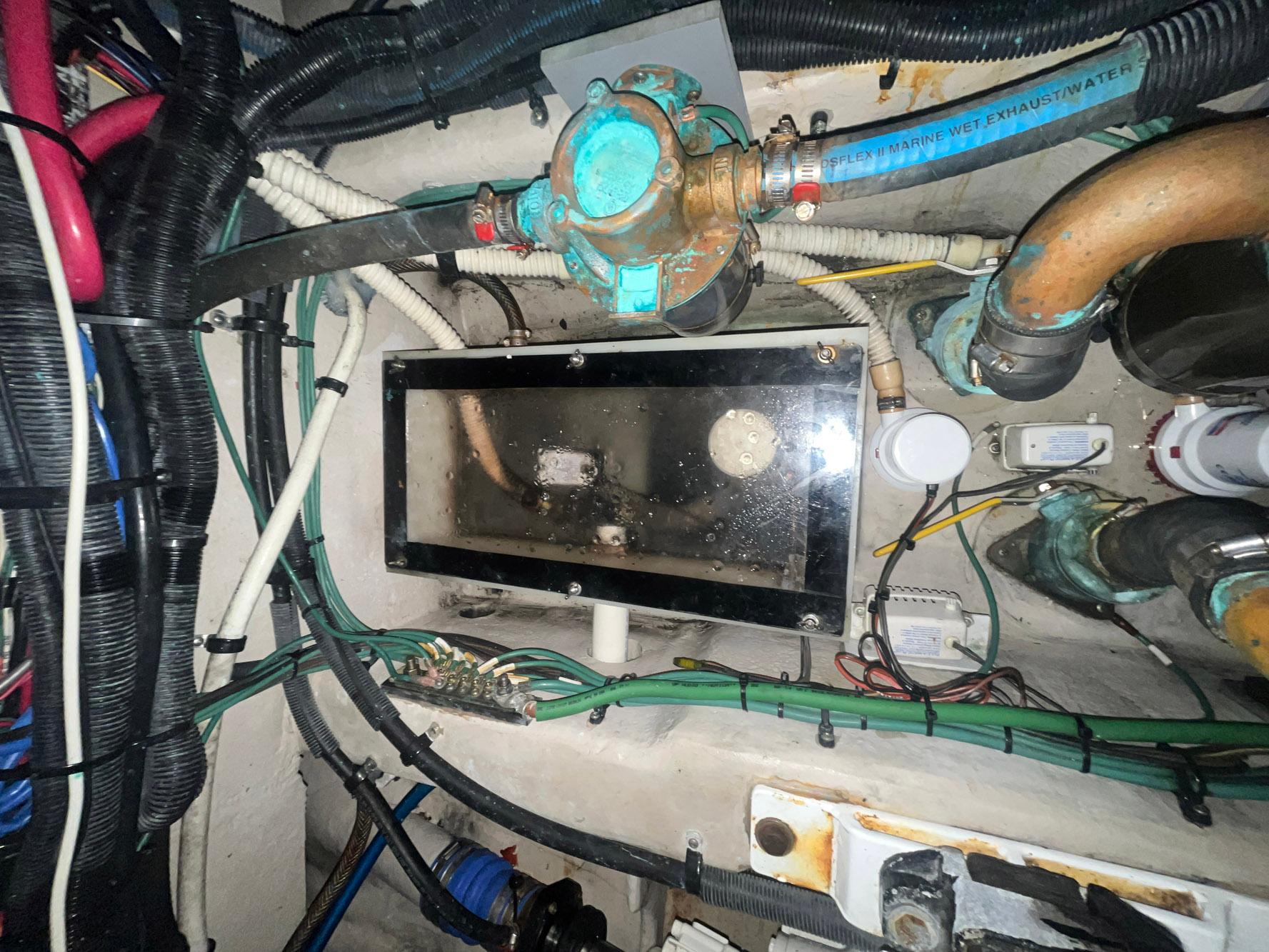 2004-sea-ray-390-motor-yacht-power-9718089-20250317113702008-1_XLARGE