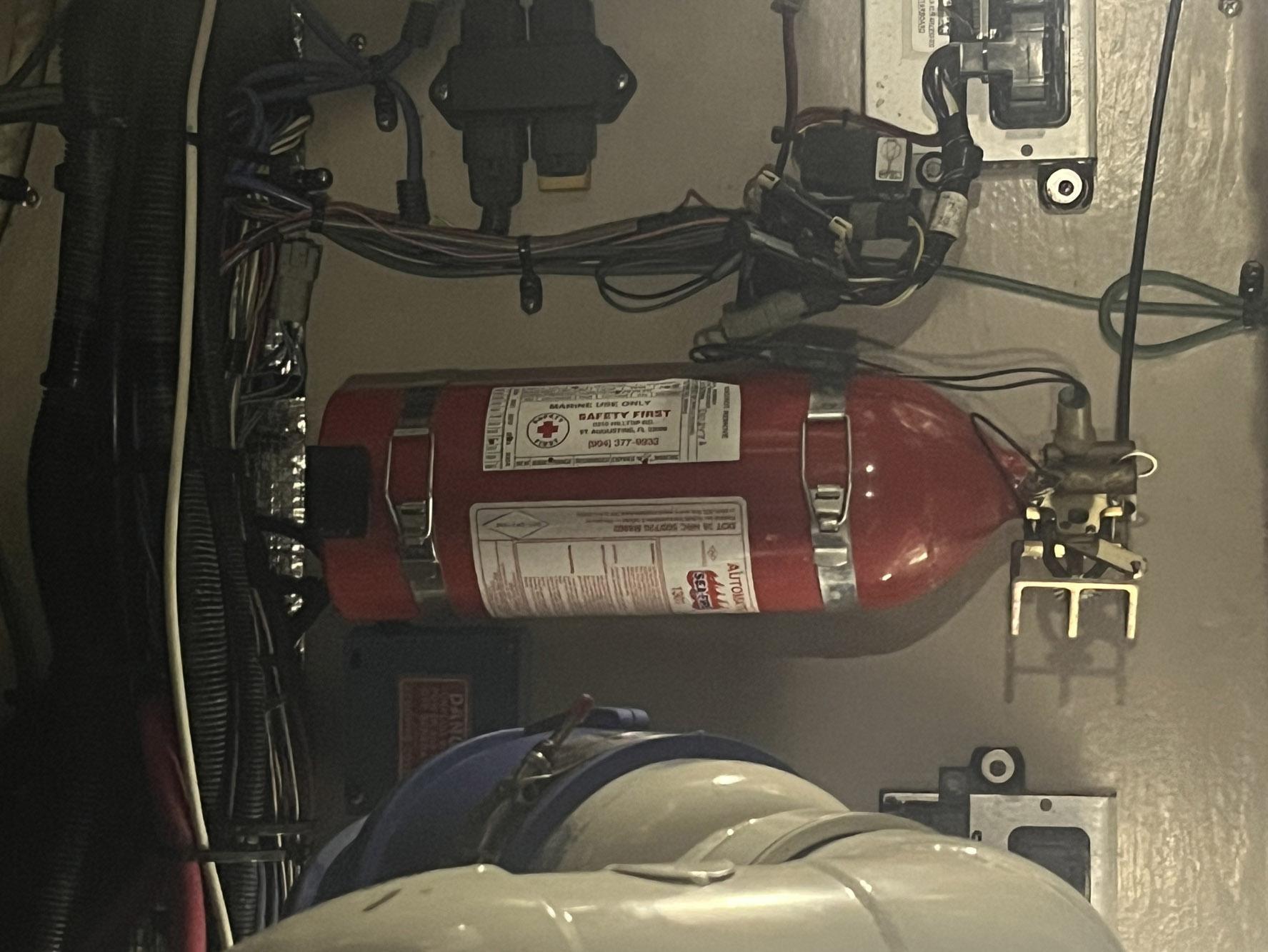 2004-sea-ray-390-motor-yacht-power-9718089-20250317113710082-1_XLARGE