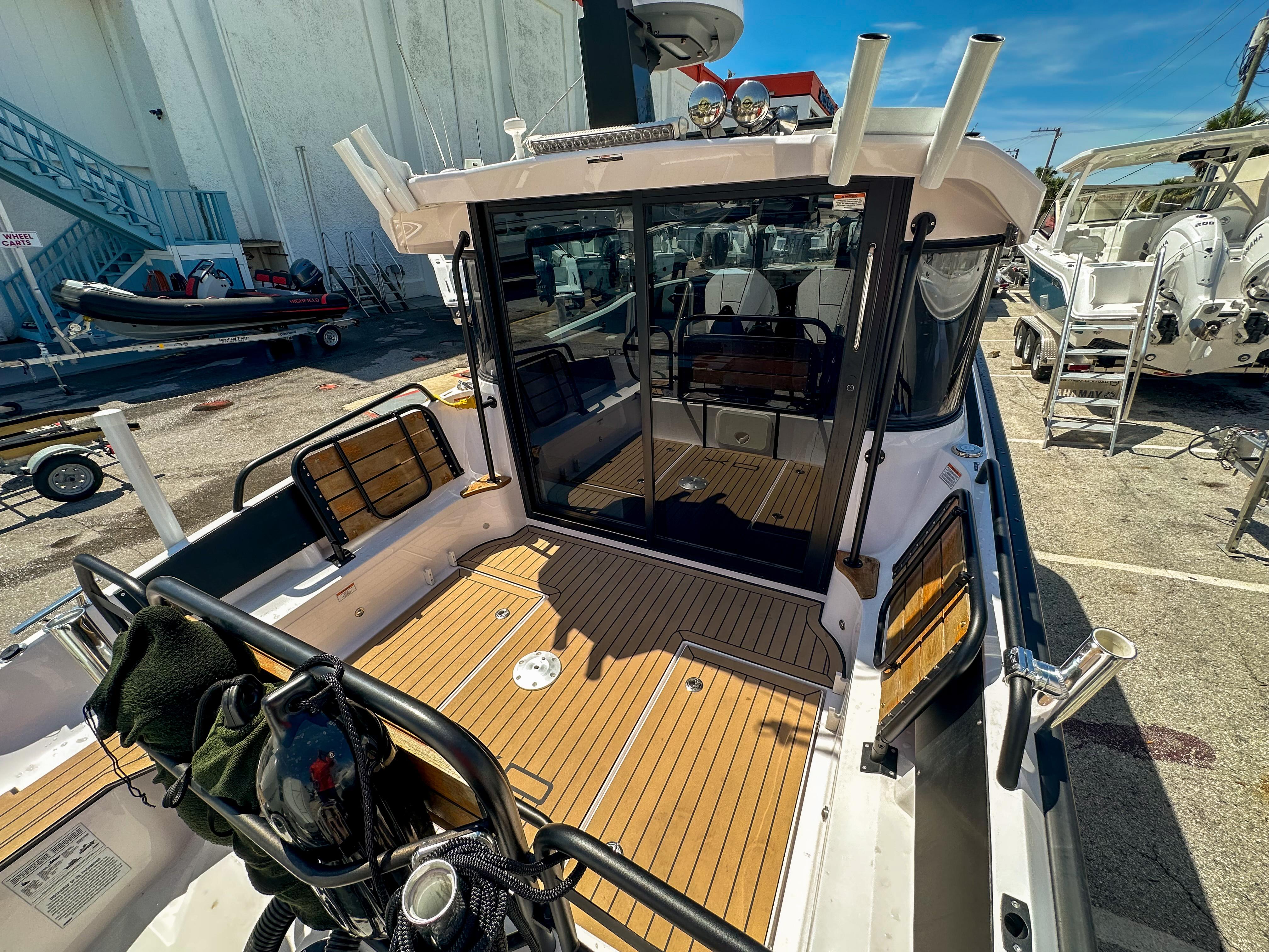 XO Boats-EXPLR 10 Sport Plus 2024 -FL-US-2024 XO Boats EXPLR 10 Sport Plus with teak deck and modern cockpit design.-9818089 | Thumbnail