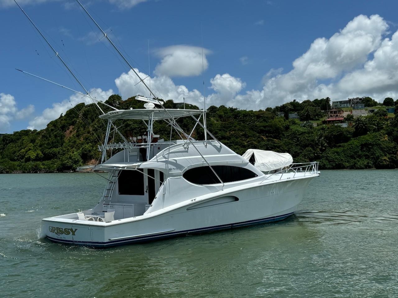 2004 Hatteras 54 Convertible Yacht For Sale