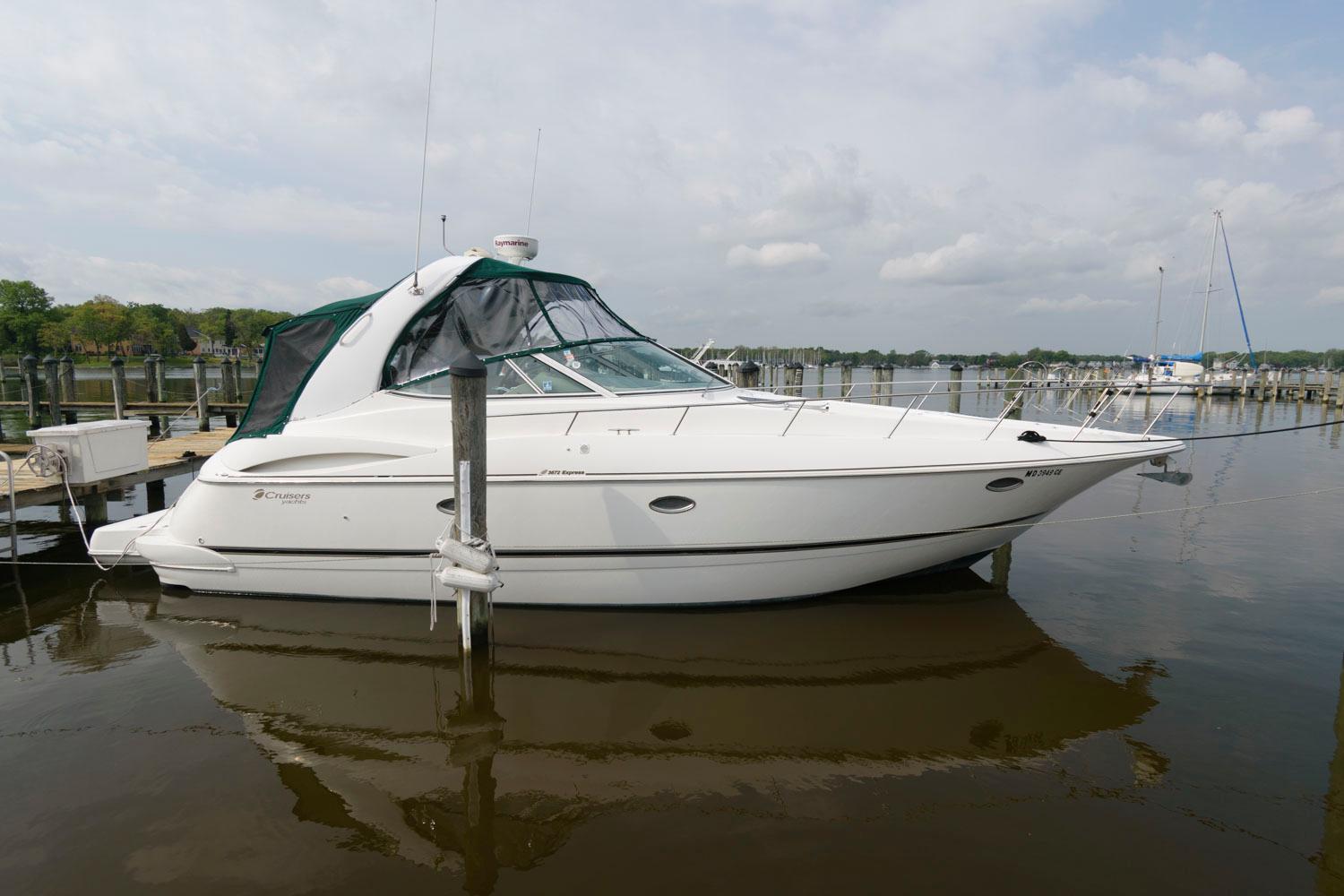 M 6901 RD Knot 10 Yacht Sales