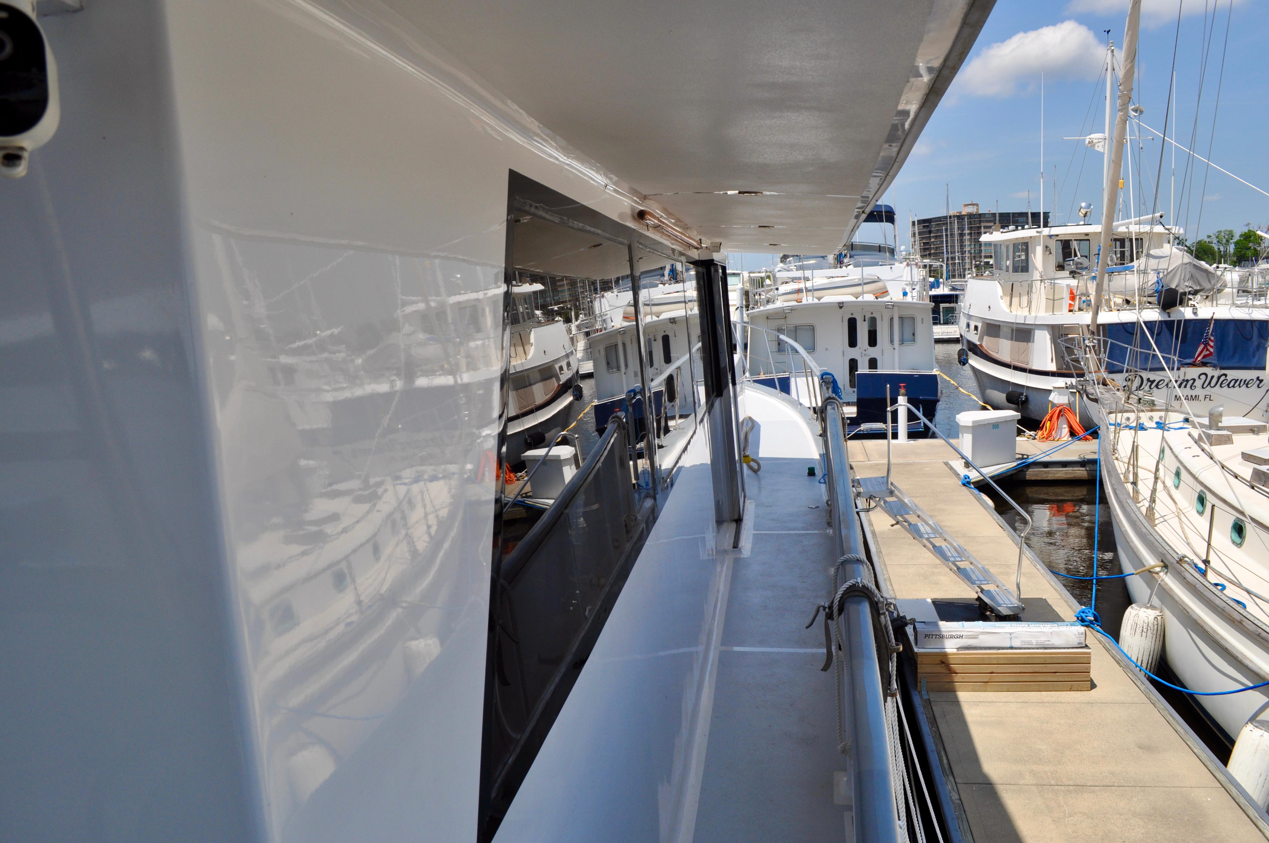 Custom-Superior Motor Yacht 64 1971 -FL-US-9818091 | Thumbnail