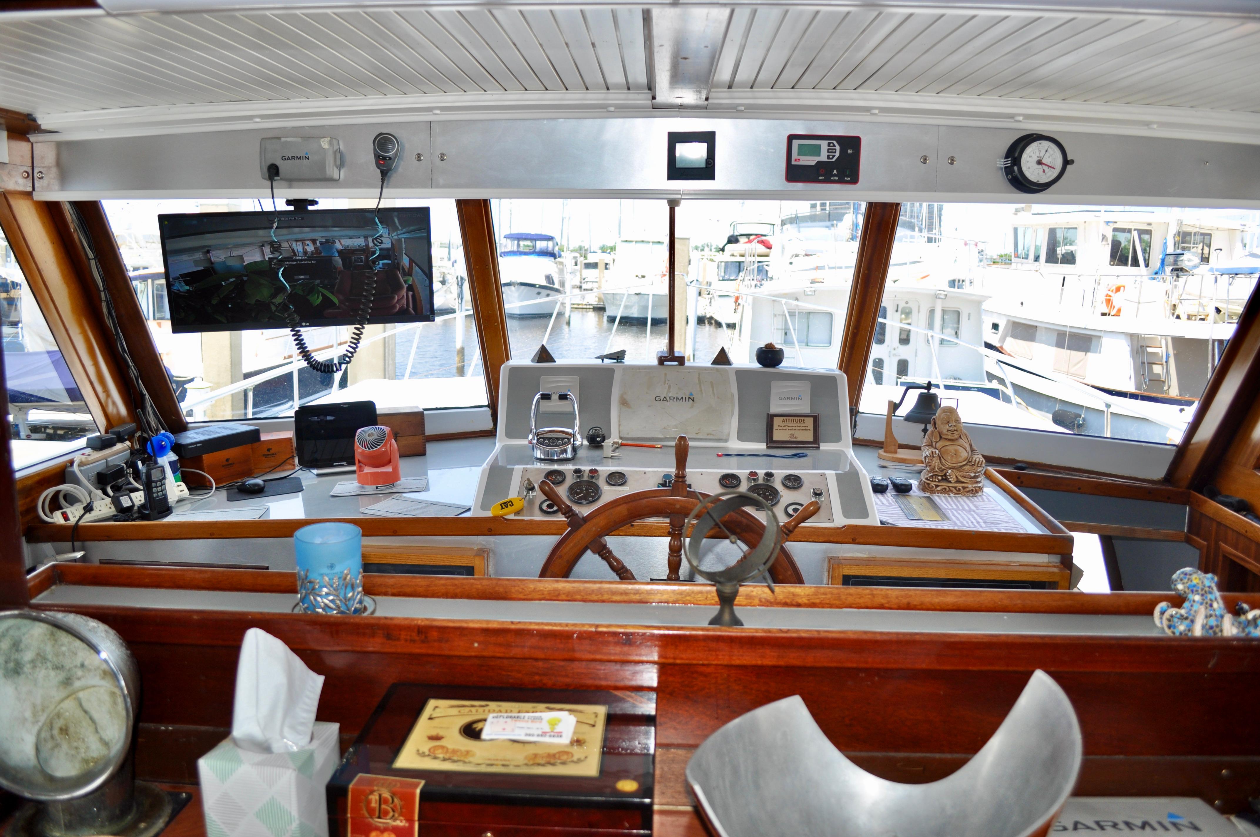 Custom-Superior Motor Yacht 64 1971 -FL-US-9818091 | Thumbnail