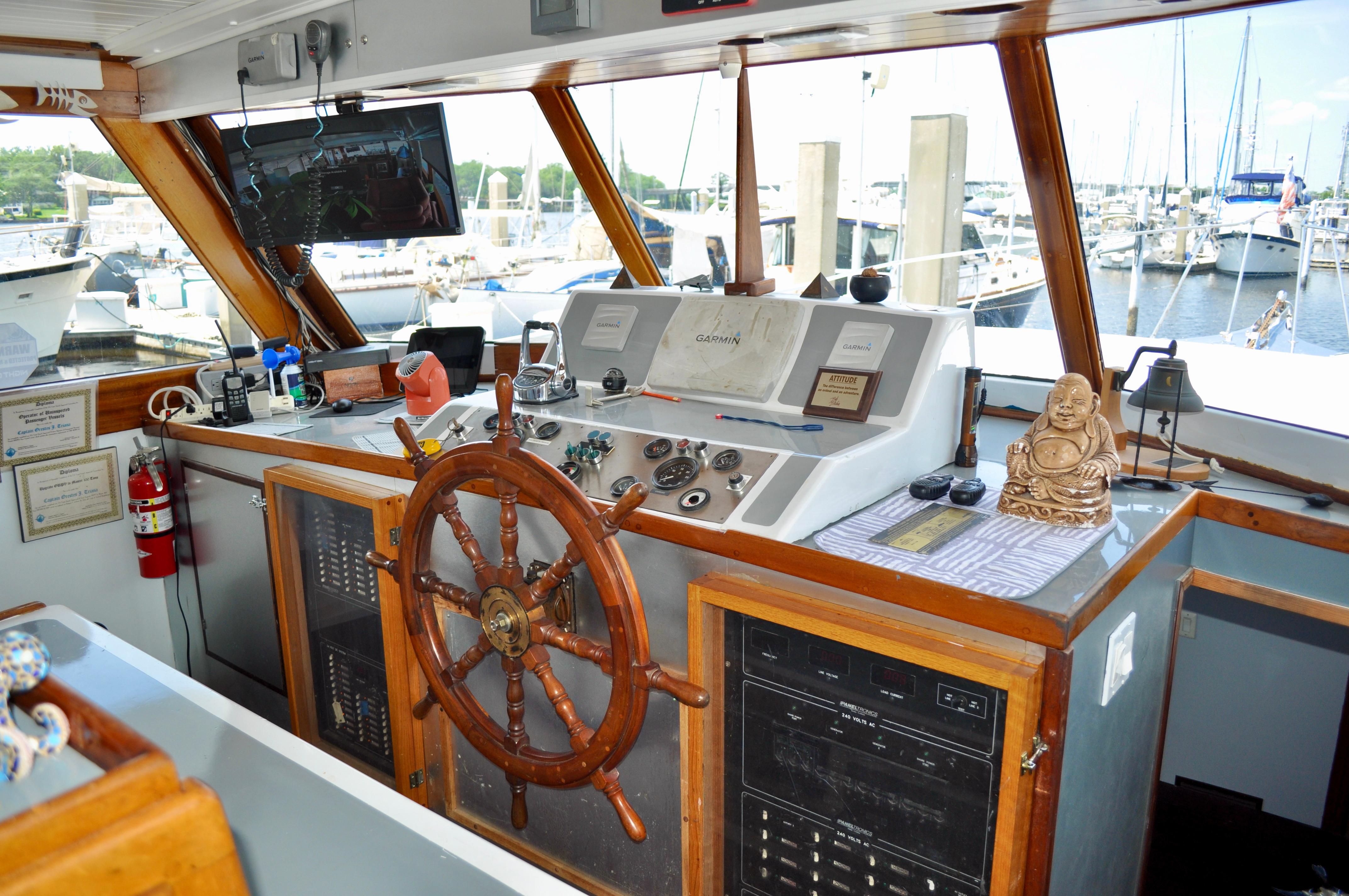 Custom-Superior Motor Yacht 64 1971 -FL-US-9818091 | Thumbnail