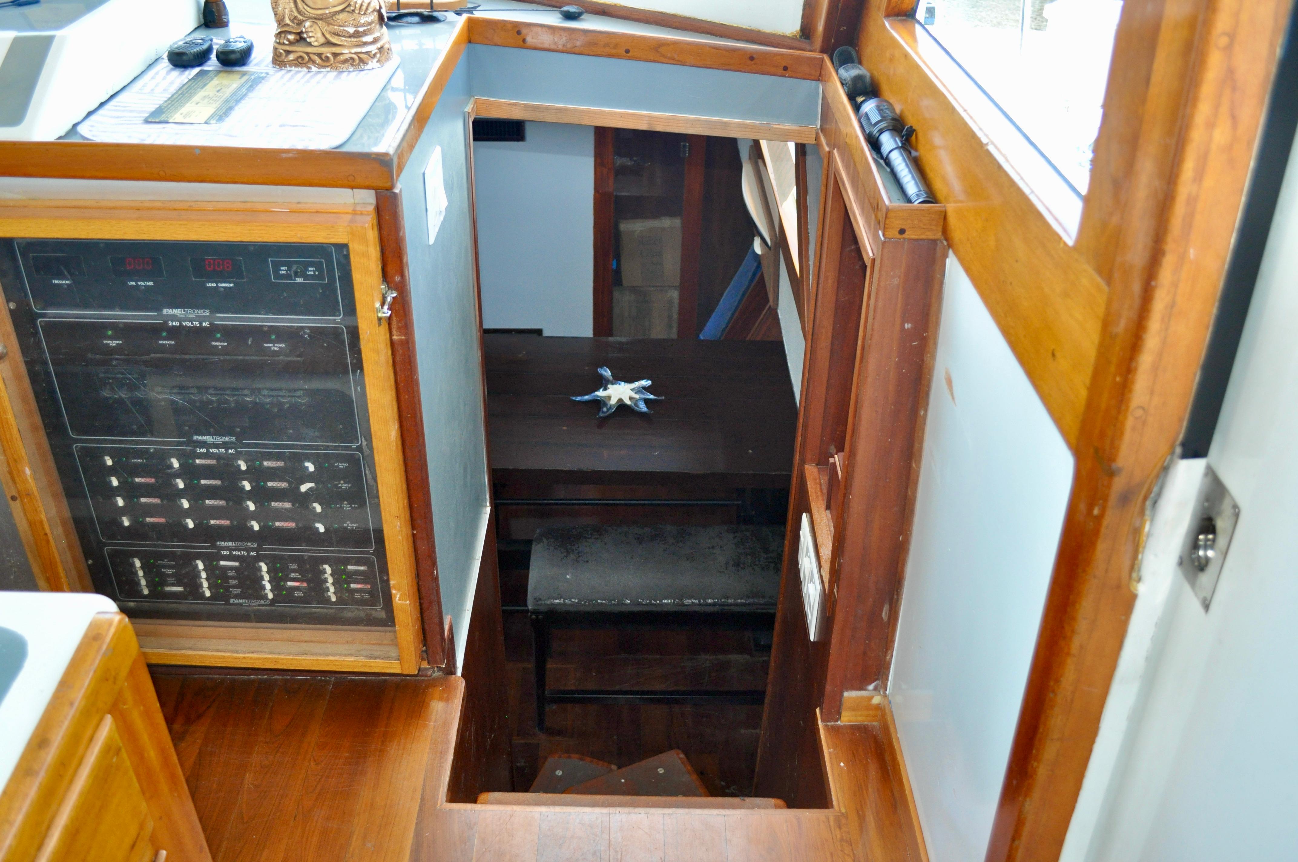Custom-Superior Motor Yacht 64 1971 -FL-US-9818091 | Thumbnail