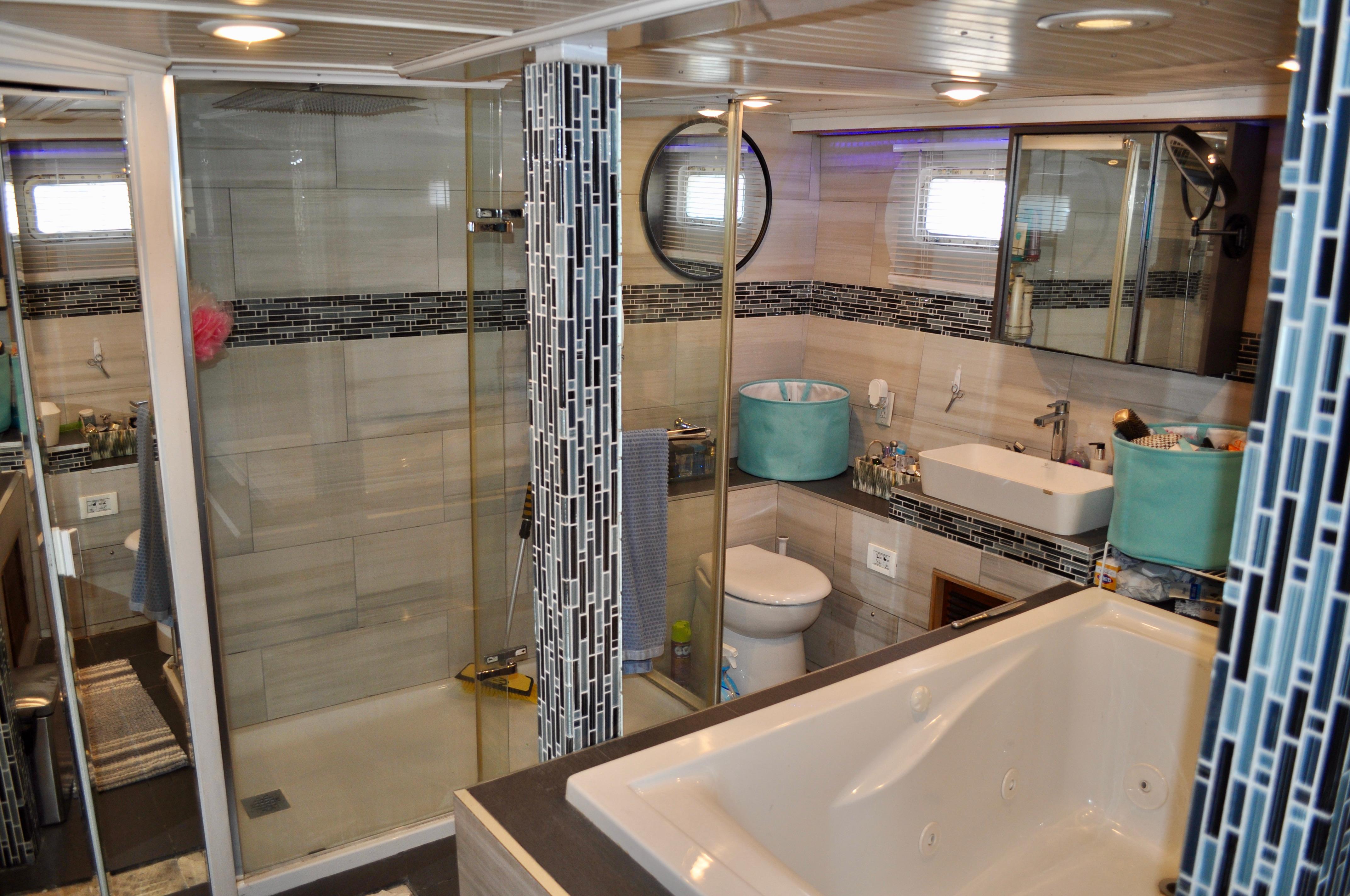 Custom-Superior Motor Yacht 64 1971 -FL-US-9818091 | Thumbnail