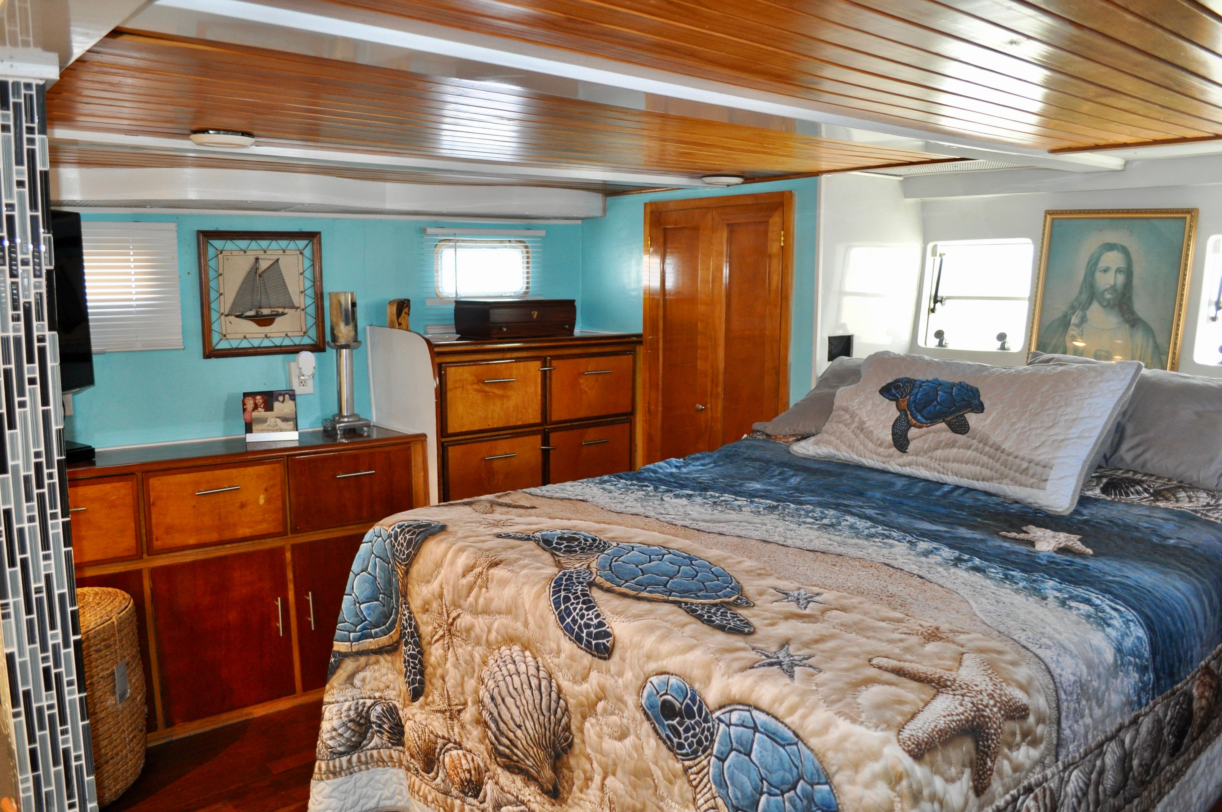Custom-Superior Motor Yacht 64 1971 -FL-US-9818091 | Thumbnail