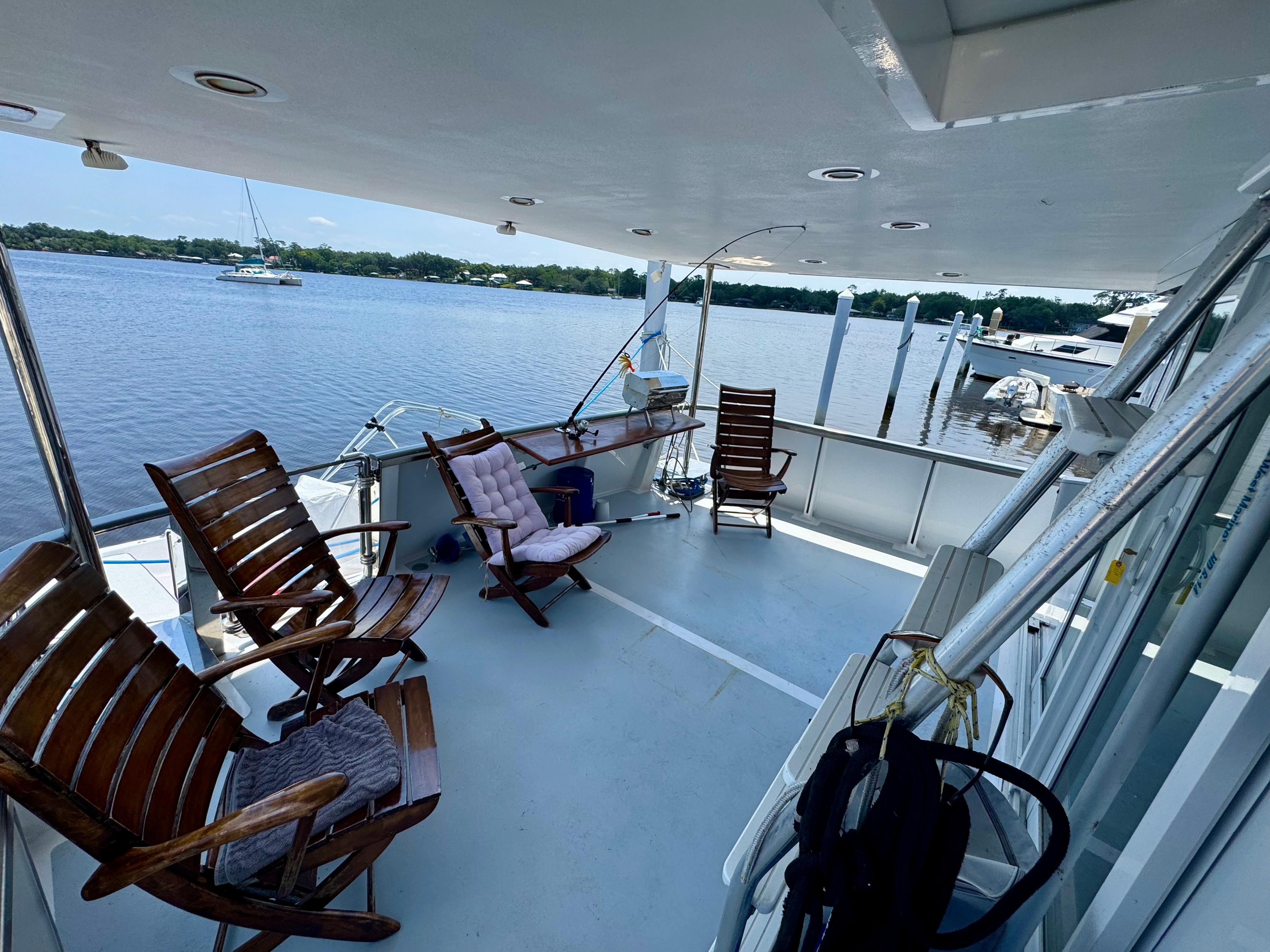 Custom-Superior Motor Yacht 64 1971 -FL-US-9818091 | Thumbnail