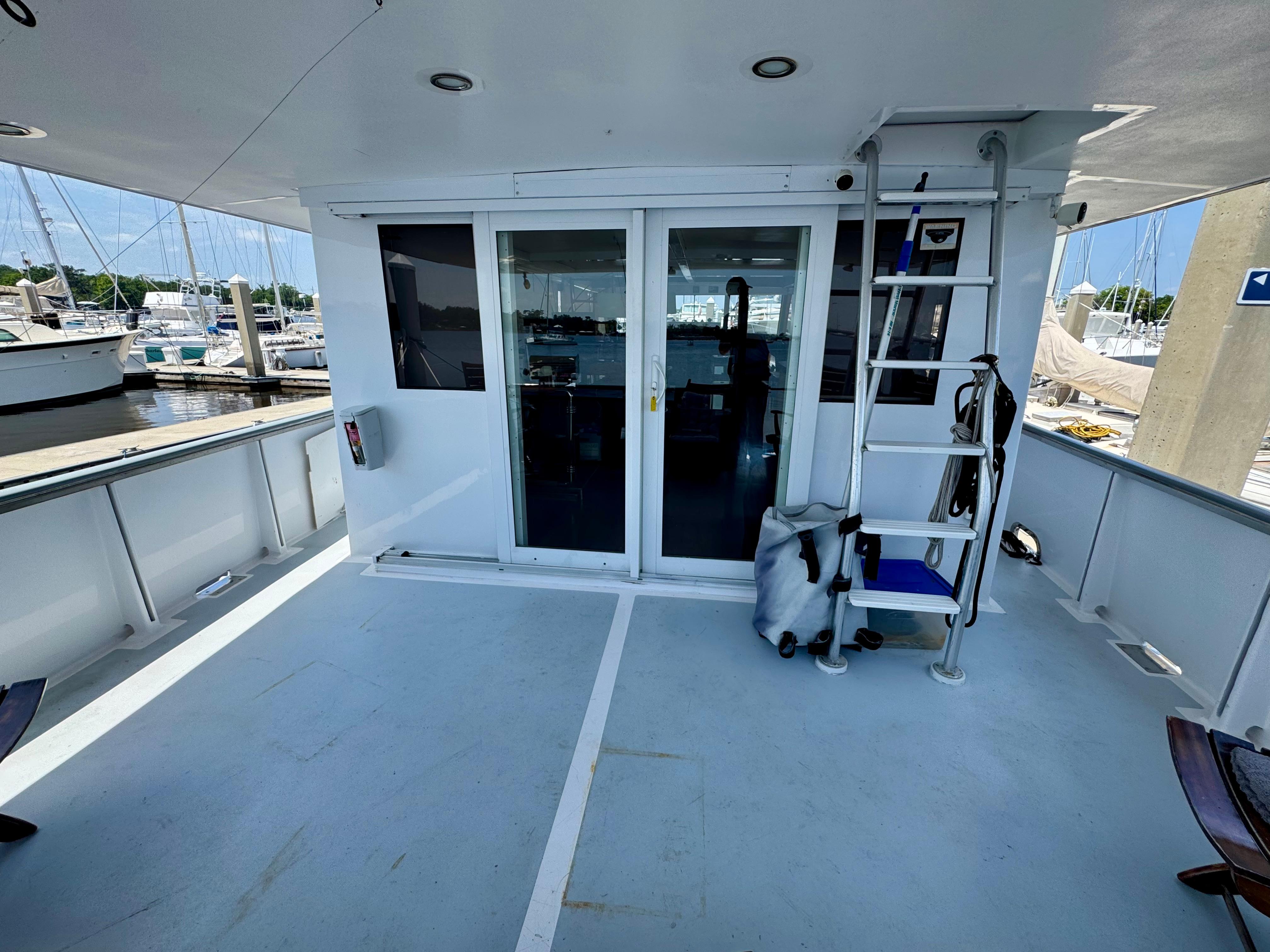 Custom-Superior Motor Yacht 64 1971 -FL-US-9818091 | Thumbnail