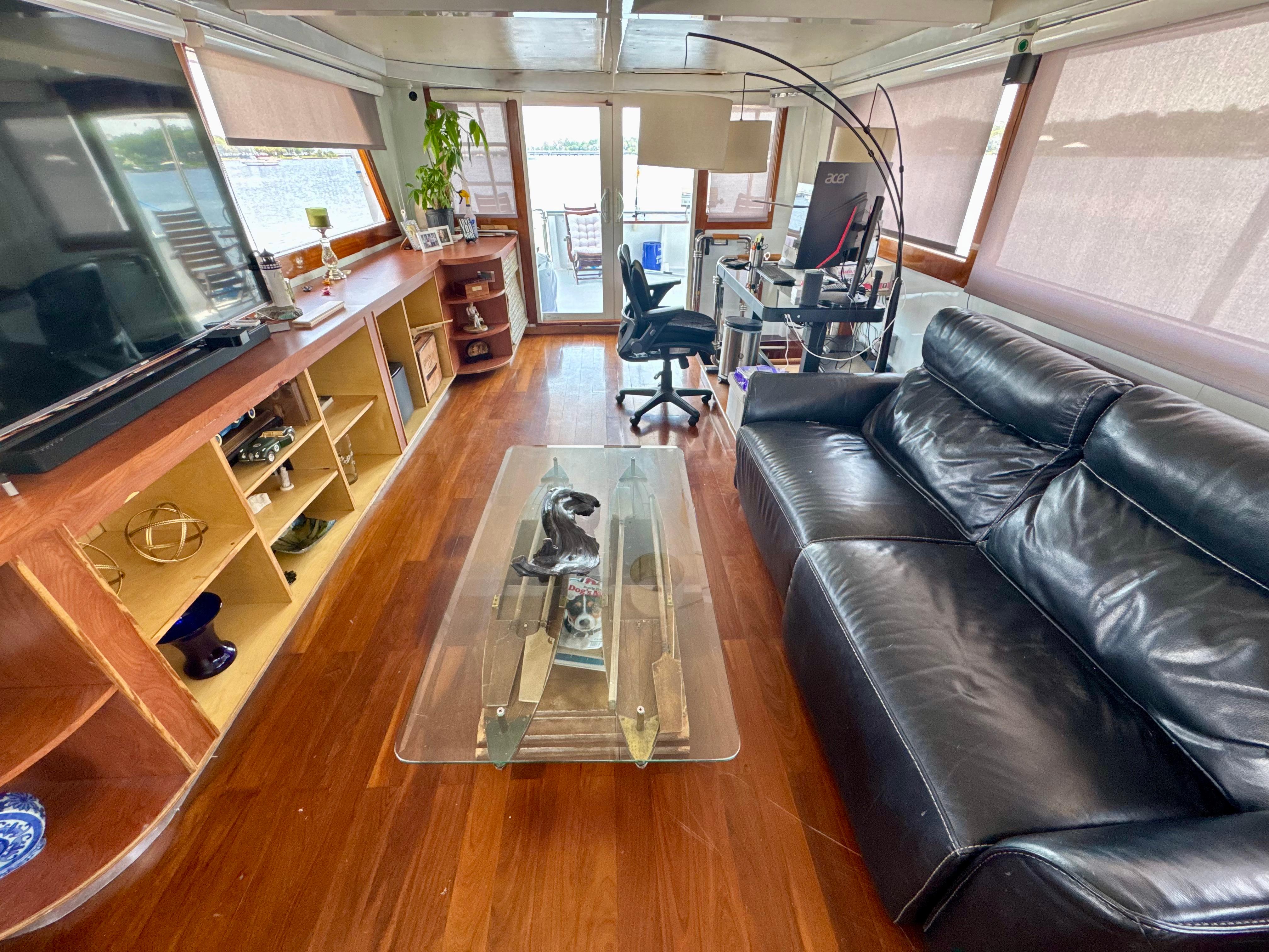Custom-Superior Motor Yacht 64 1971 -FL-US-9818091 | Thumbnail