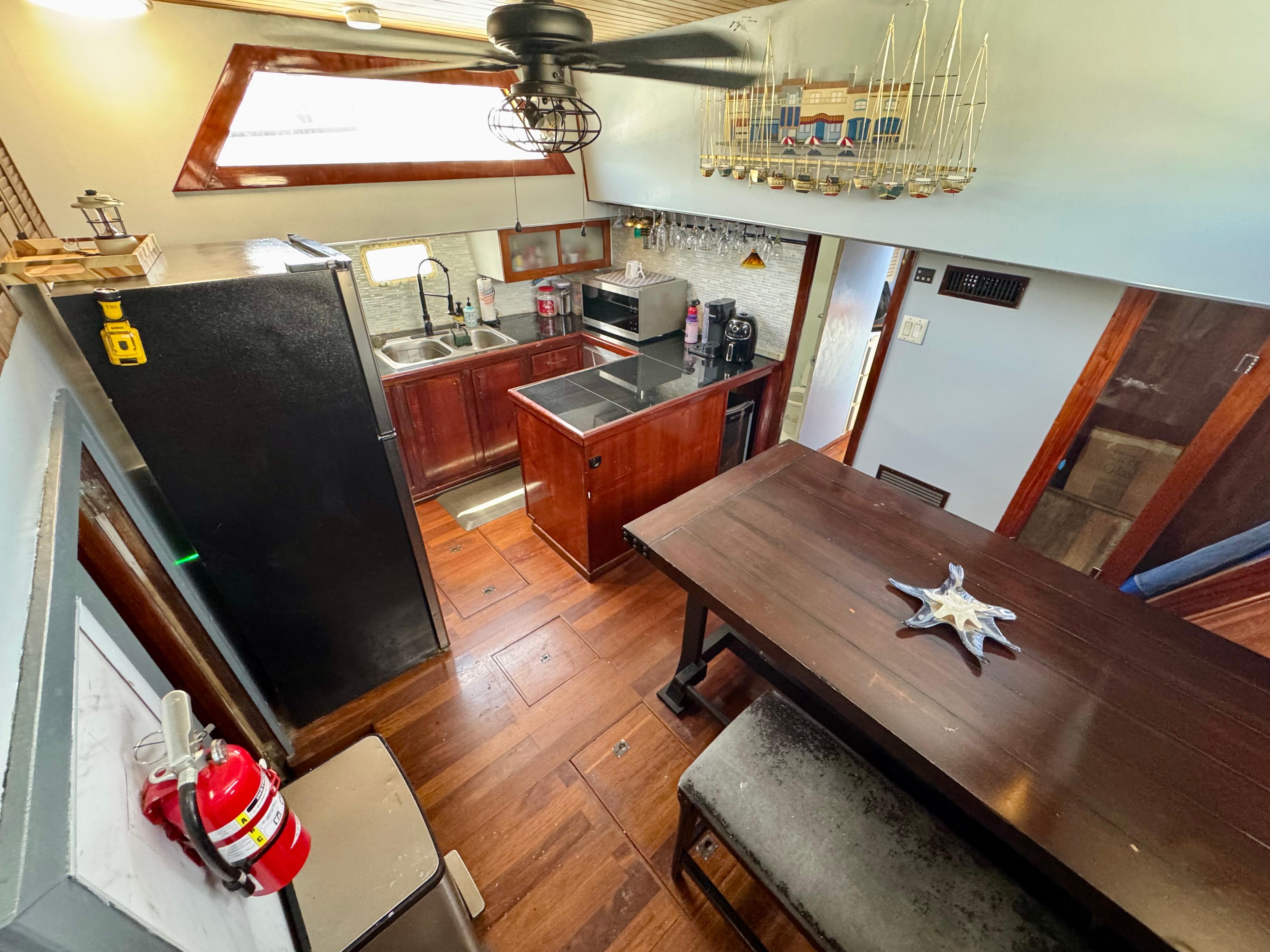 Custom-Superior Motor Yacht 64 1971 -FL-US-9818091 | Thumbnail