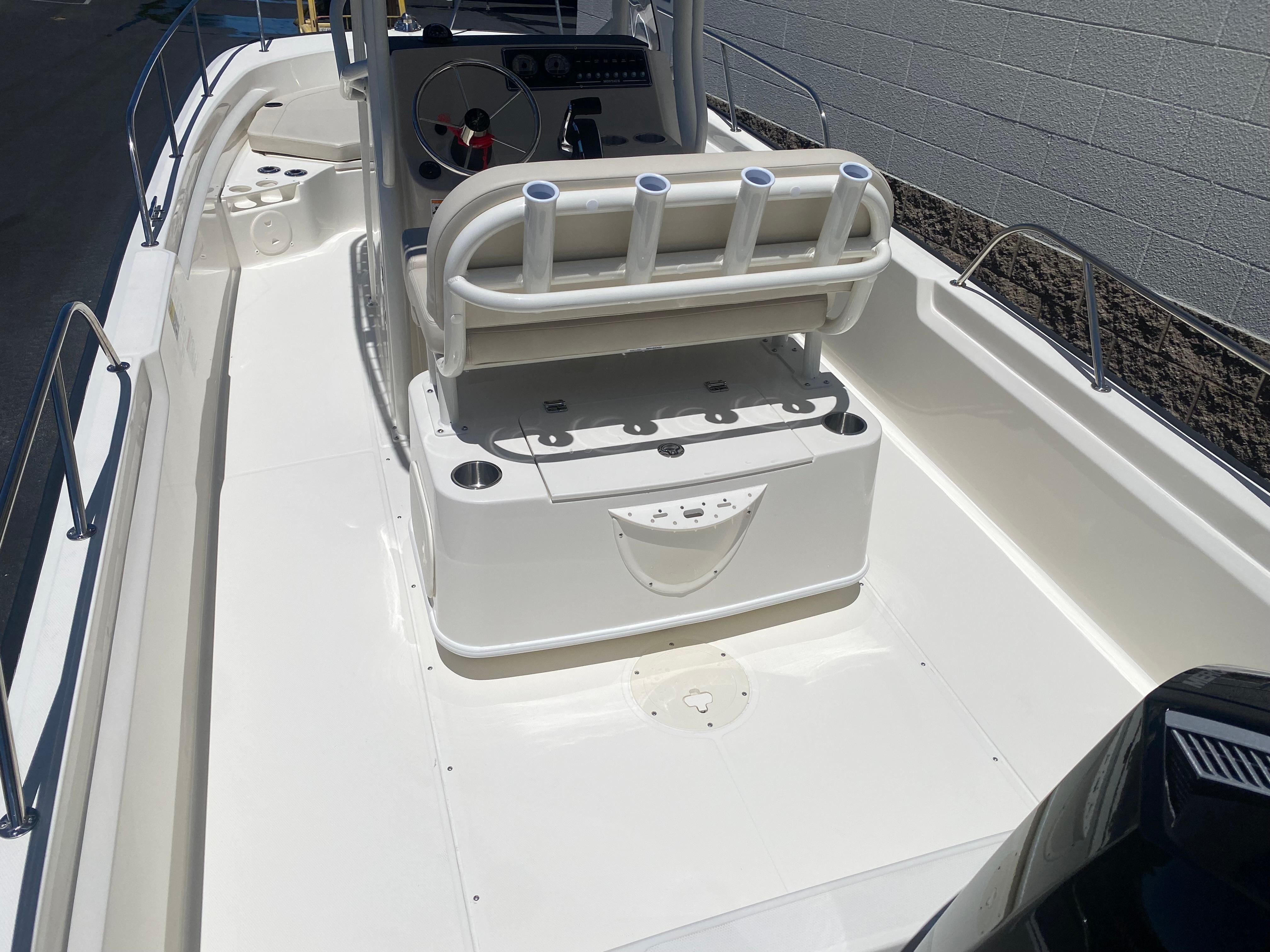 2024 Boston Whaler 210 Montauk #BW1179A inventory image at Sun Country Marine Group, San Jose-Campbell 2024 Boston Whaler 210 Montauk #BW1179A inventory image at Sun Country Marine Group, San Jose-Campbell