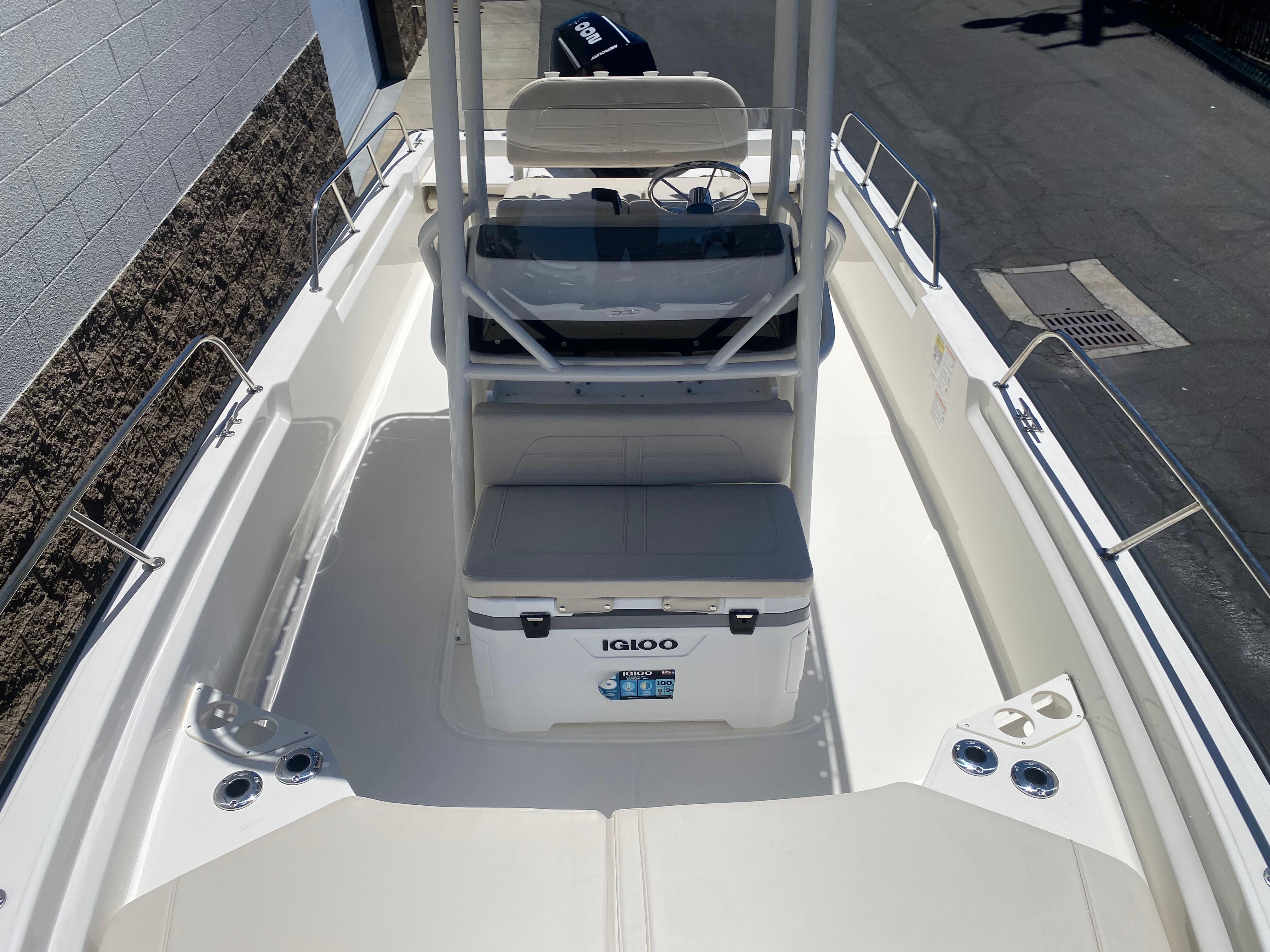 2024 Boston Whaler 210 Montauk #BW1179A inventory image at Sun Country Marine Group, San Jose-Campbell 2024 Boston Whaler 210 Montauk #BW1179A inventory image at Sun Country Marine Group, San Jose-Campbell