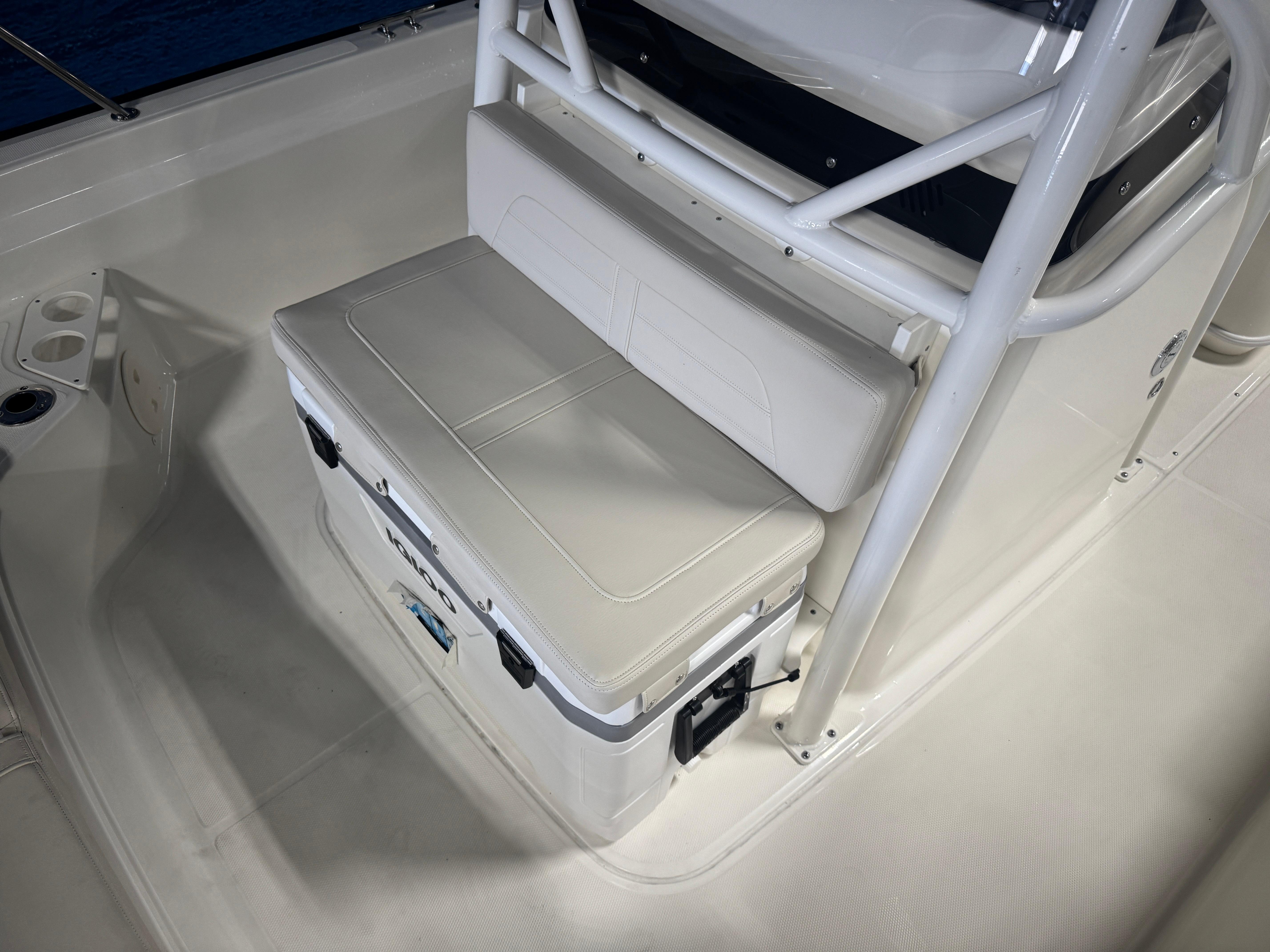 2024 Boston Whaler 210 Montauk #BW1179A inventory image at Sun Country Marine Group, Newport Beach 2024 Boston Whaler 210 Montauk #BW1179A inventory image at Sun Country Marine Group, Newport Beach