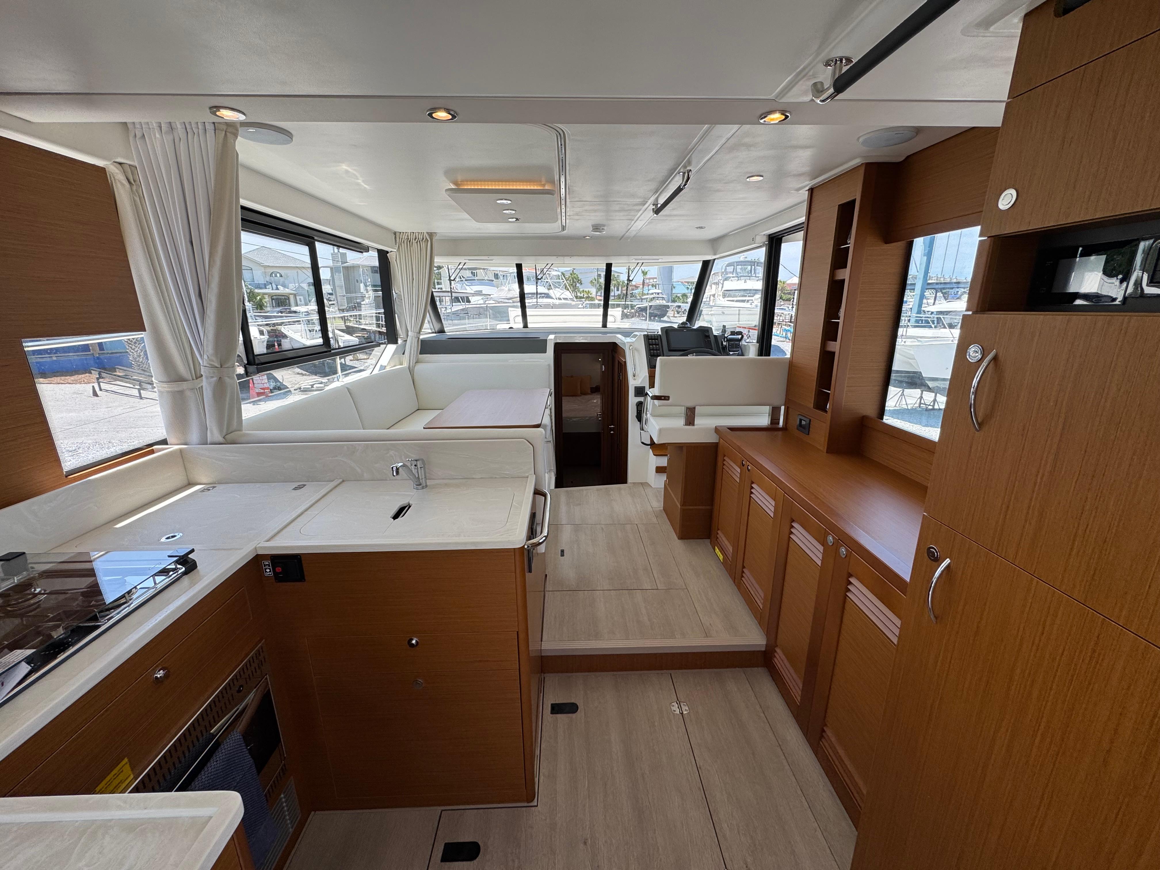 Yacht Photos Pics