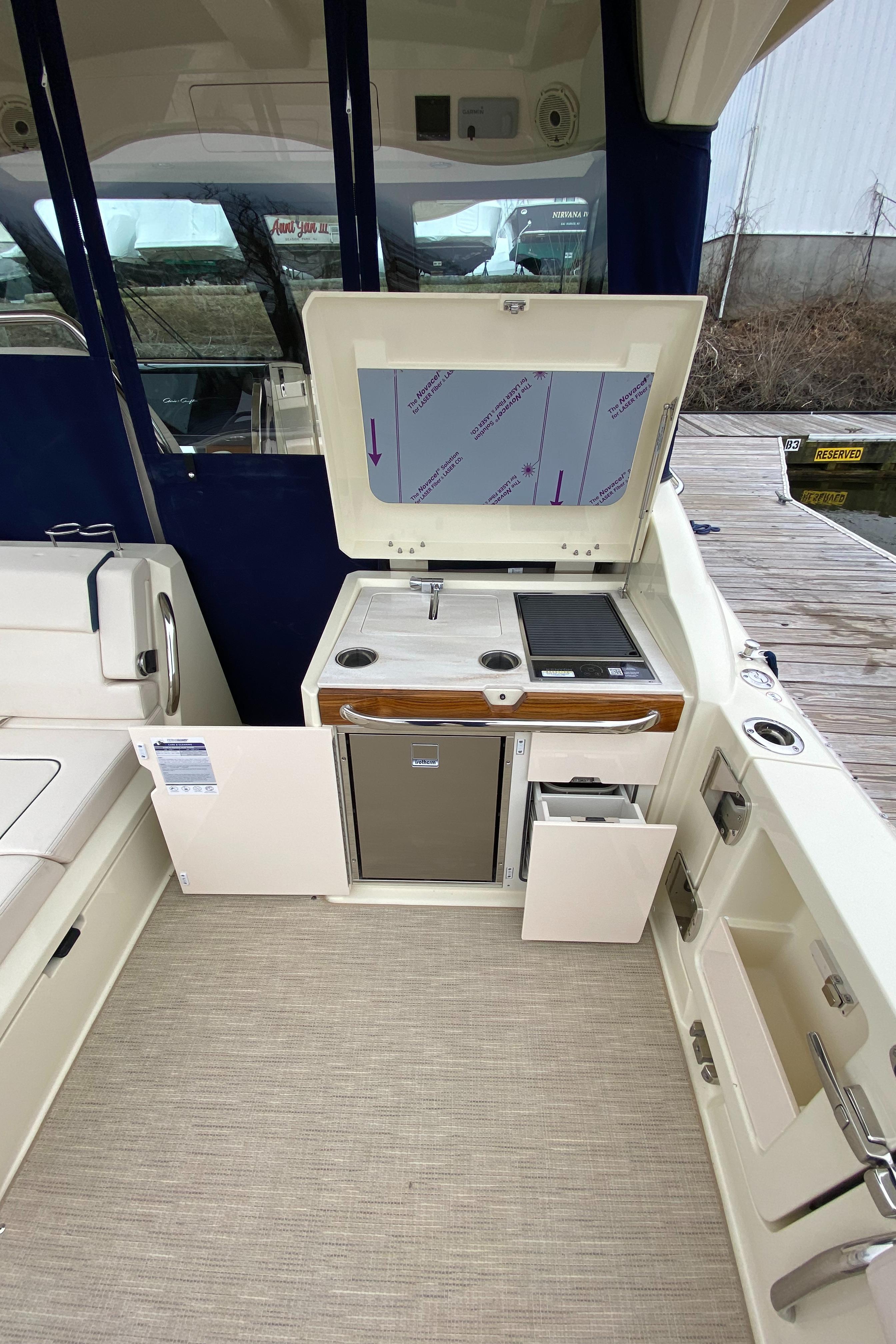 2025 Chris-Craft Calypso 32-7