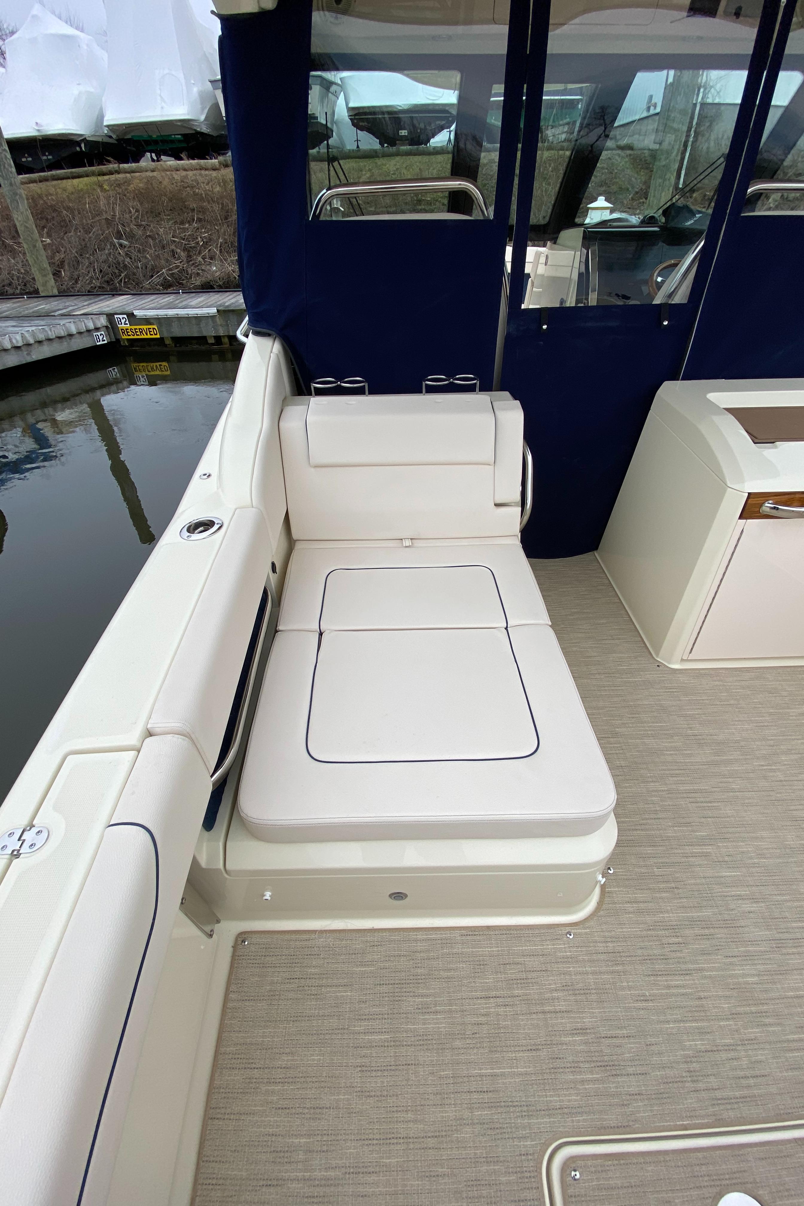 2025 Chris-Craft Calypso 32-8