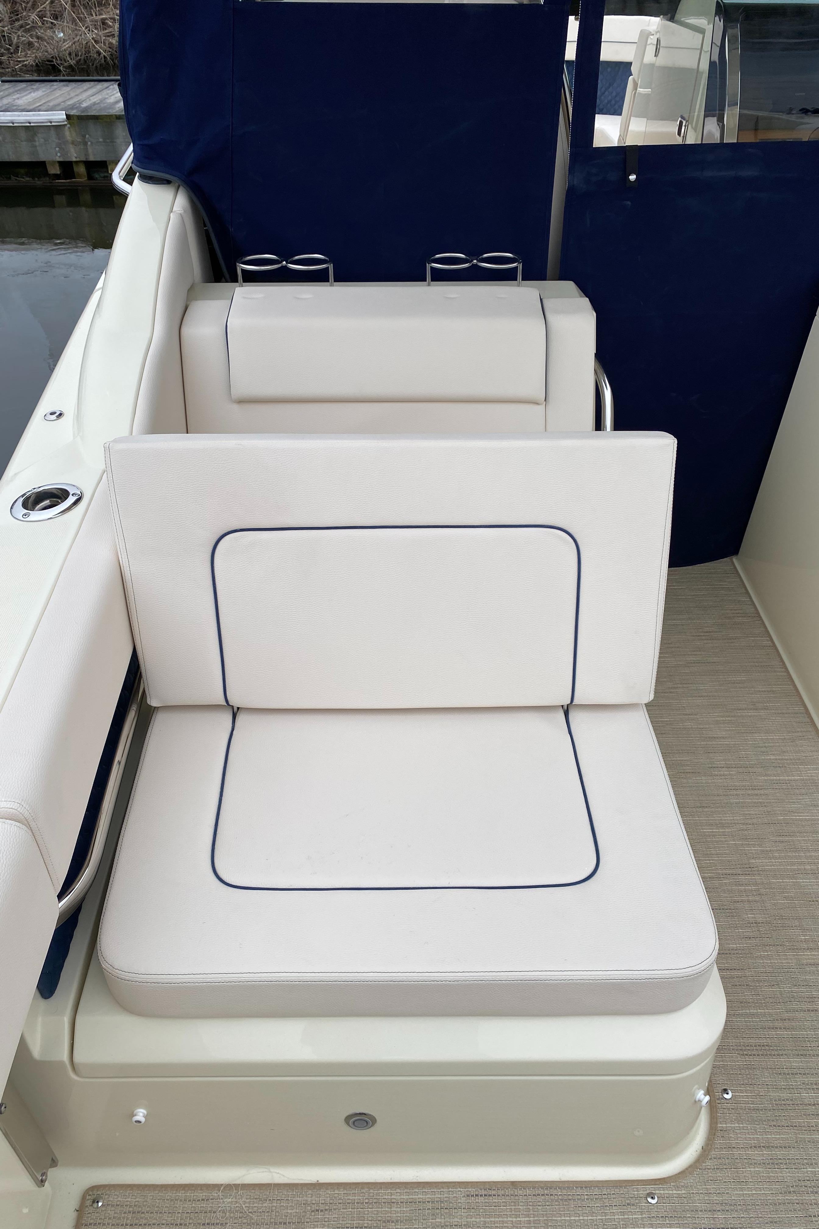 2025 Chris-Craft Calypso 32-9