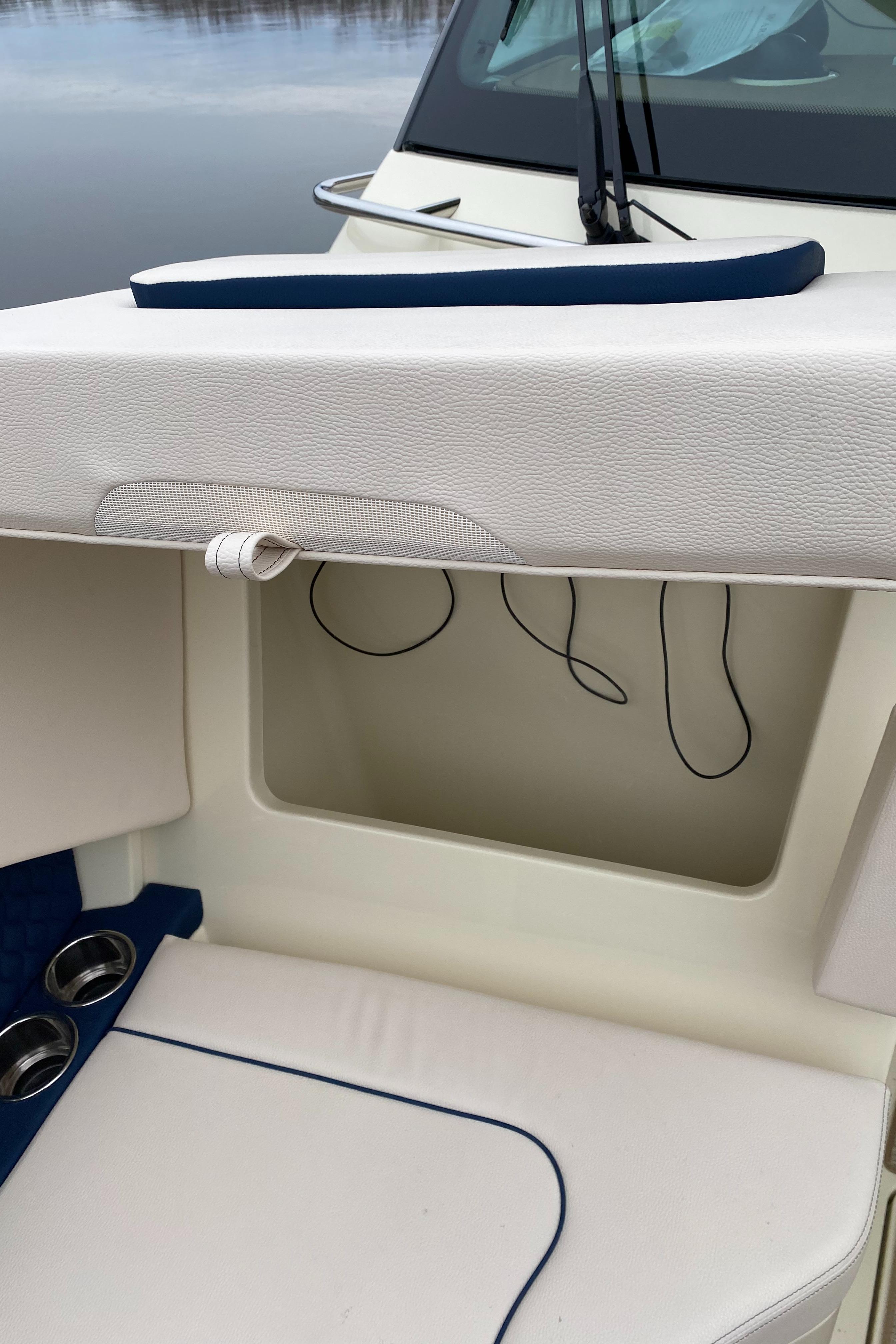 2025 Chris-Craft Calypso 32-22