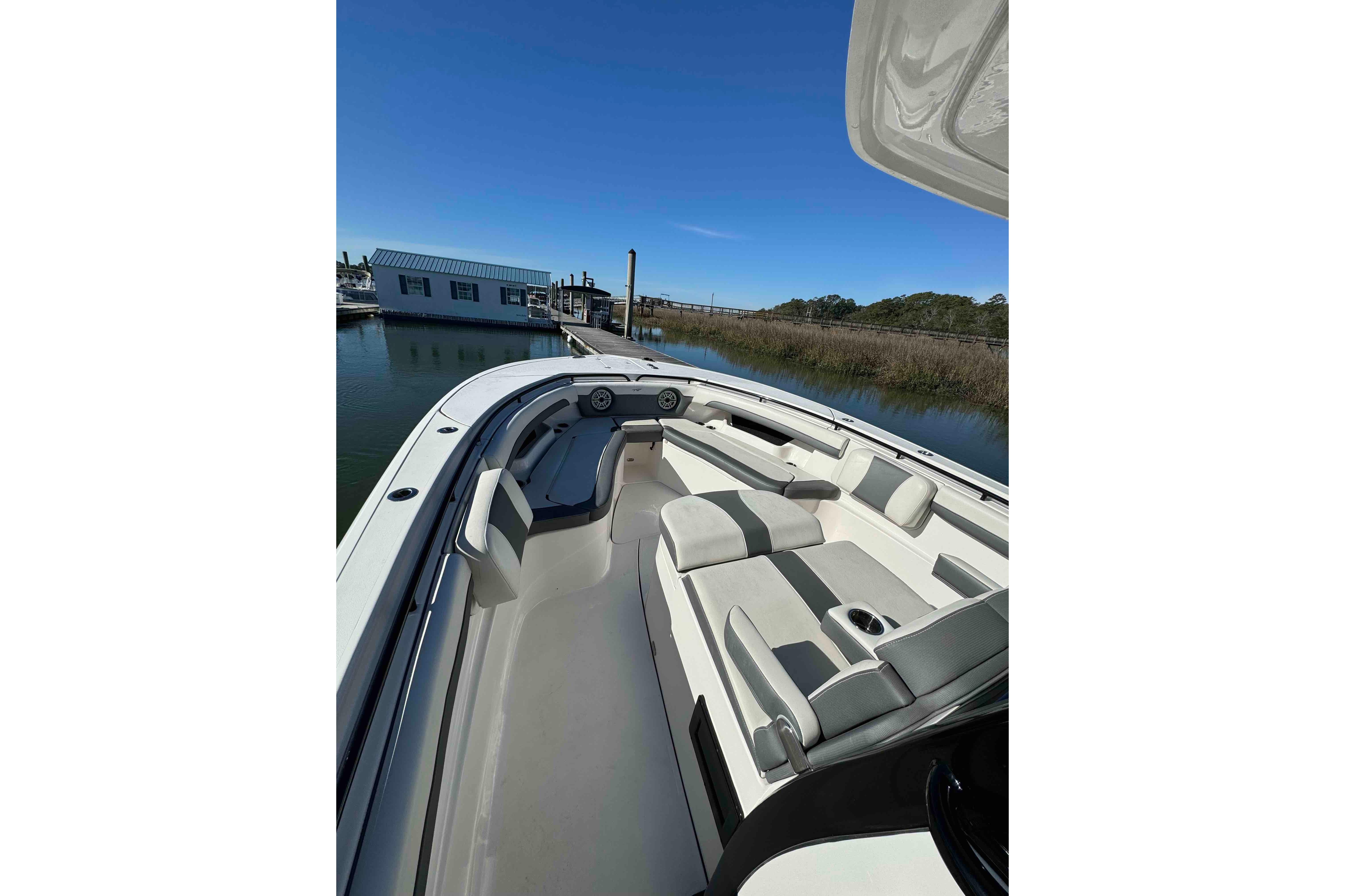 SC 10582 KB Knot 10 Yacht Sales SC 10582 KB Knot 10 Yacht Sales