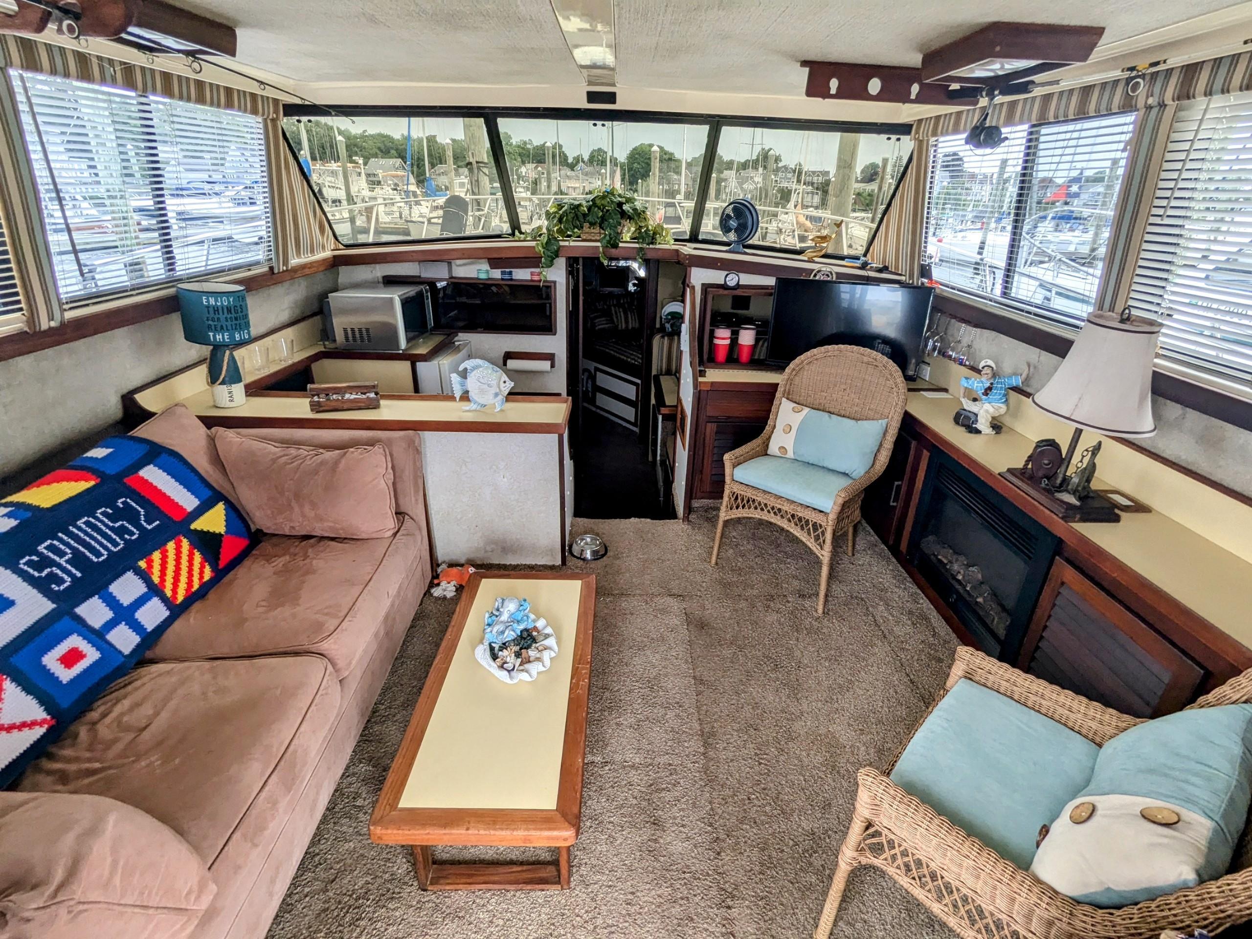 1981 Silverton 37 Convertible-16