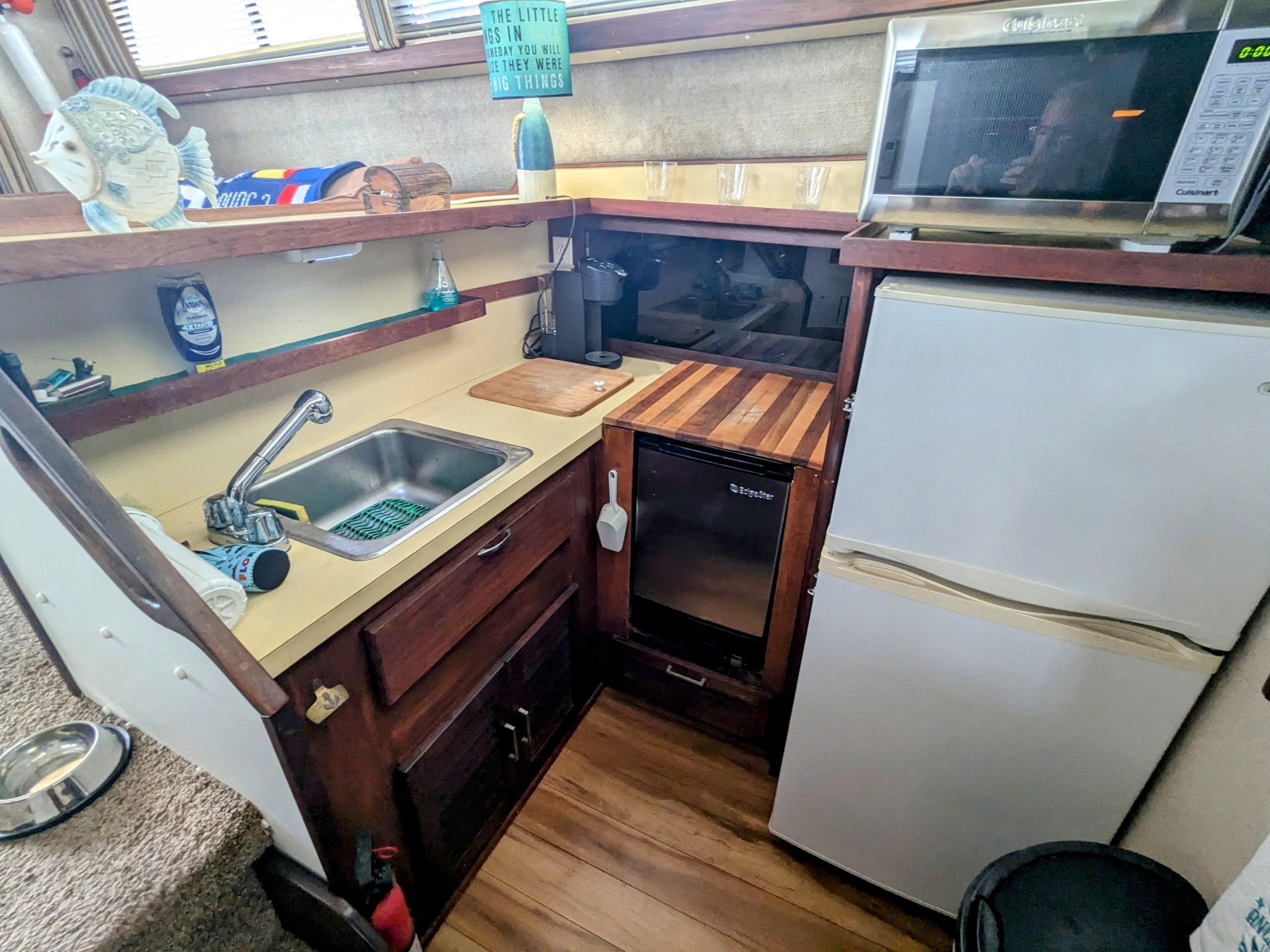 1981 Silverton 37 Convertible-27