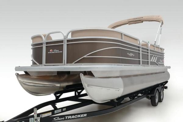 2021 Sun Tracker boat for sale, model of the boat is PARTY BARGE® 22 DLX & Image # 7 of 26