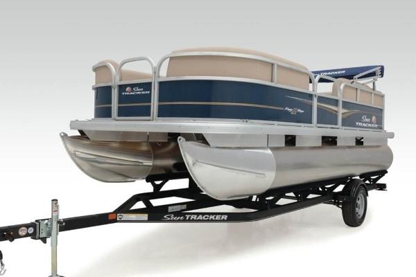 2021 Sun Tracker boat for sale, model of the boat is PARTY BARGE® 18 DLX & Image # 21 of 24