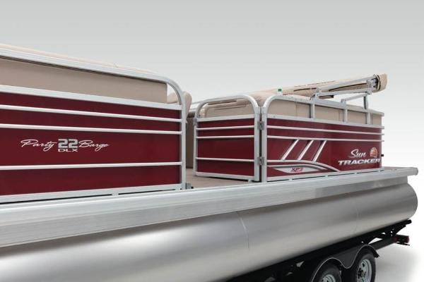 2021 Sun Tracker boat for sale, model of the boat is PARTY BARGE® 22 XP3 & Image # 4 of 30