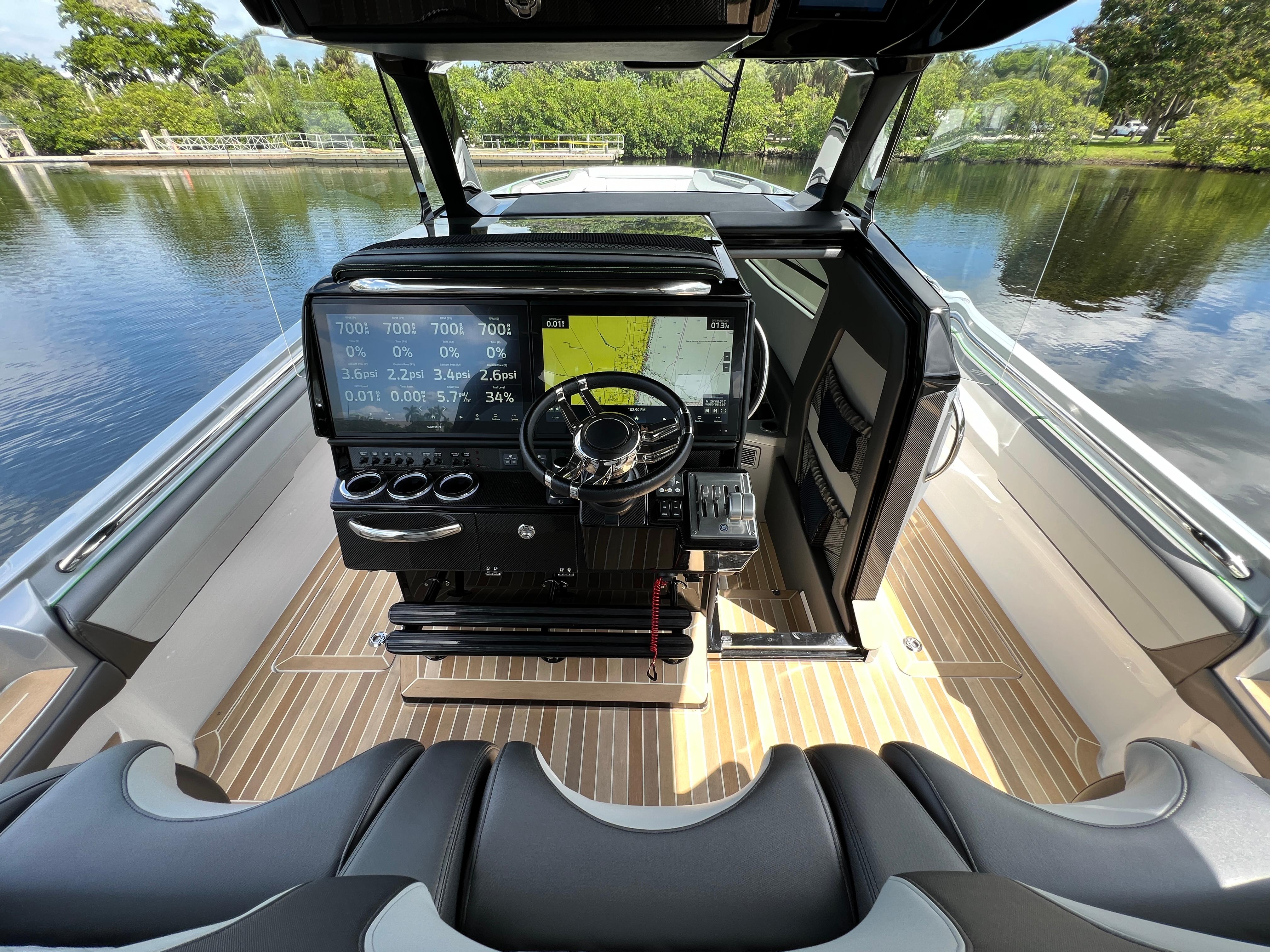 2024-nor-tech-500-sport-center-console-power-9828139-20250605091016090-1_XLARGE
