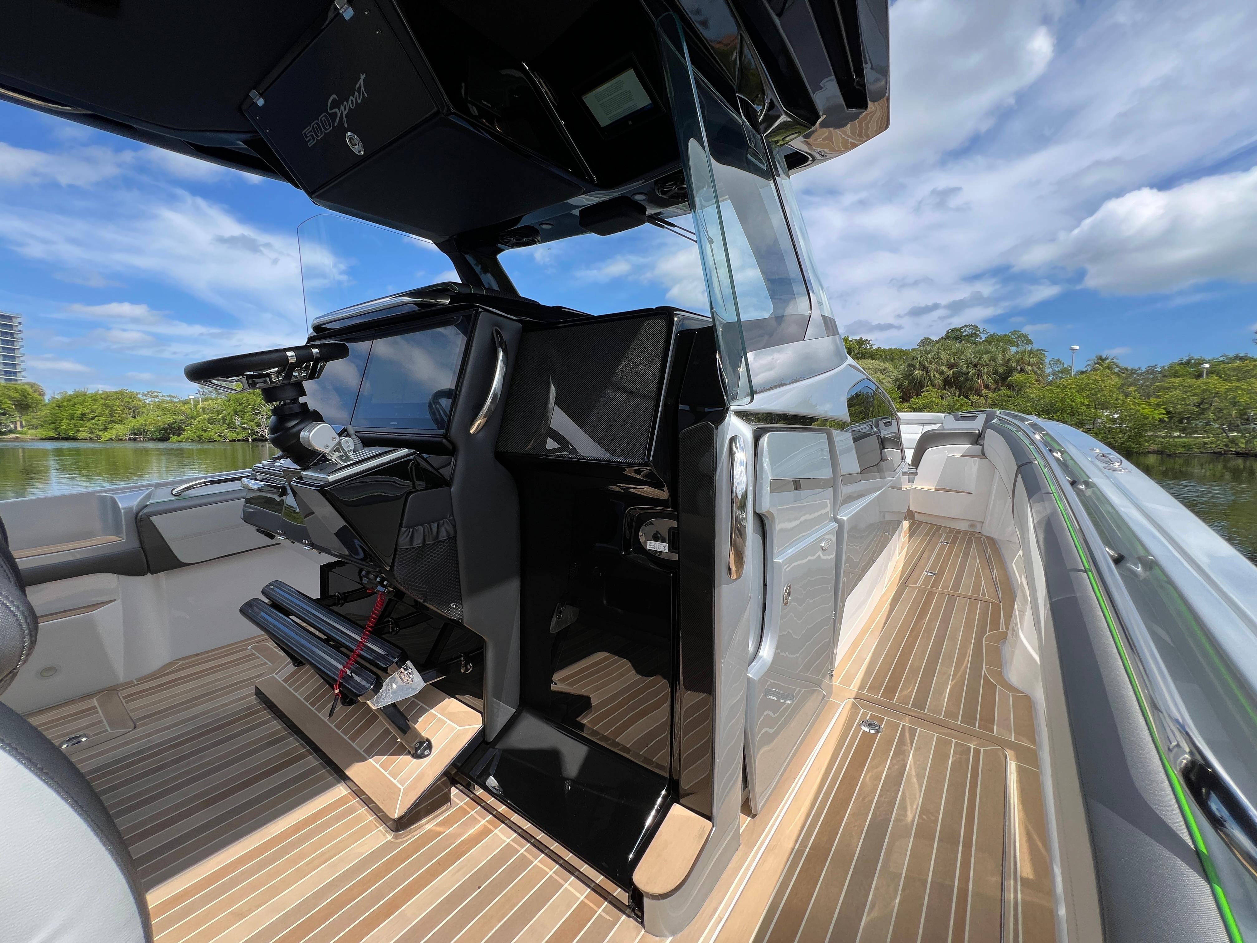 2024-nor-tech-500-sport-center-console-power-9828139-20250605091042654-1_XLARGE
