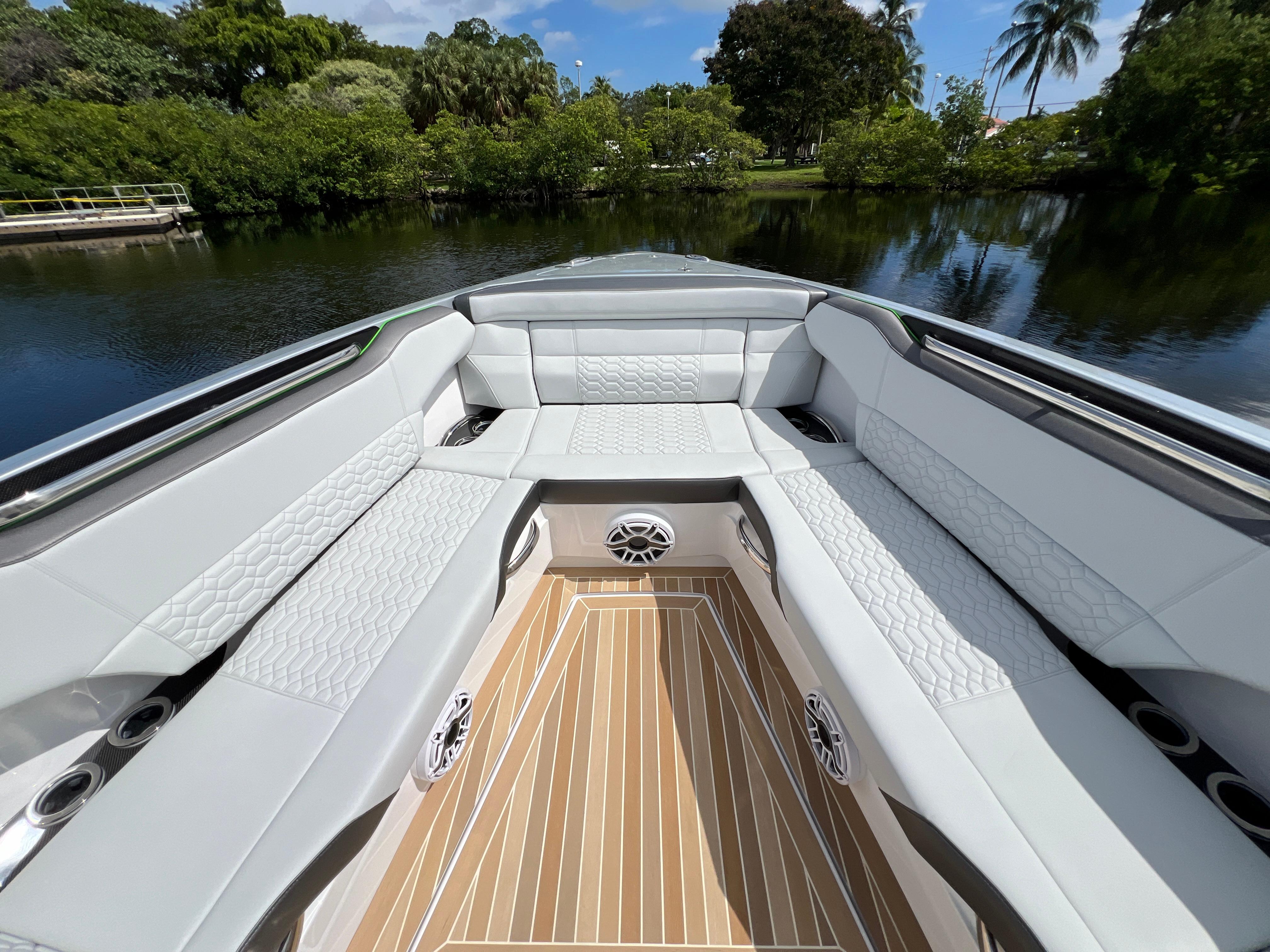 2024-nor-tech-500-sport-center-console-power-9828139-20250605091058935-1_XLARGE