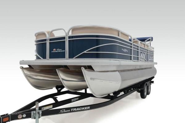 2021 Sun Tracker boat for sale, model of the boat is PARTY BARGE® 22 RF XP3 & Image # 11 of 33