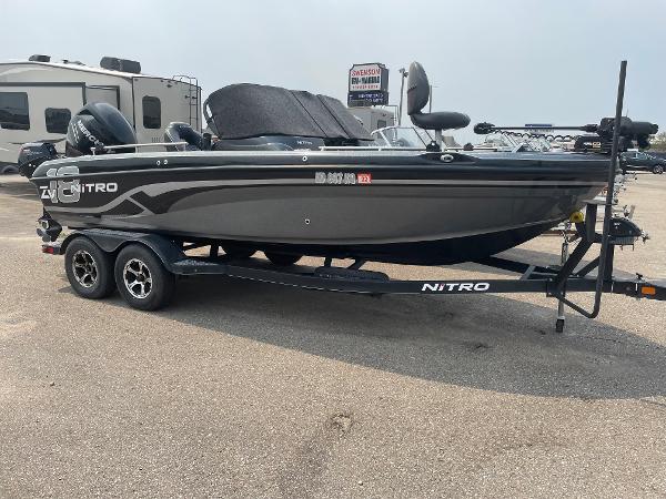2018 Nitro boat for sale, model of the boat is ZV18 & Image # 2 of 15