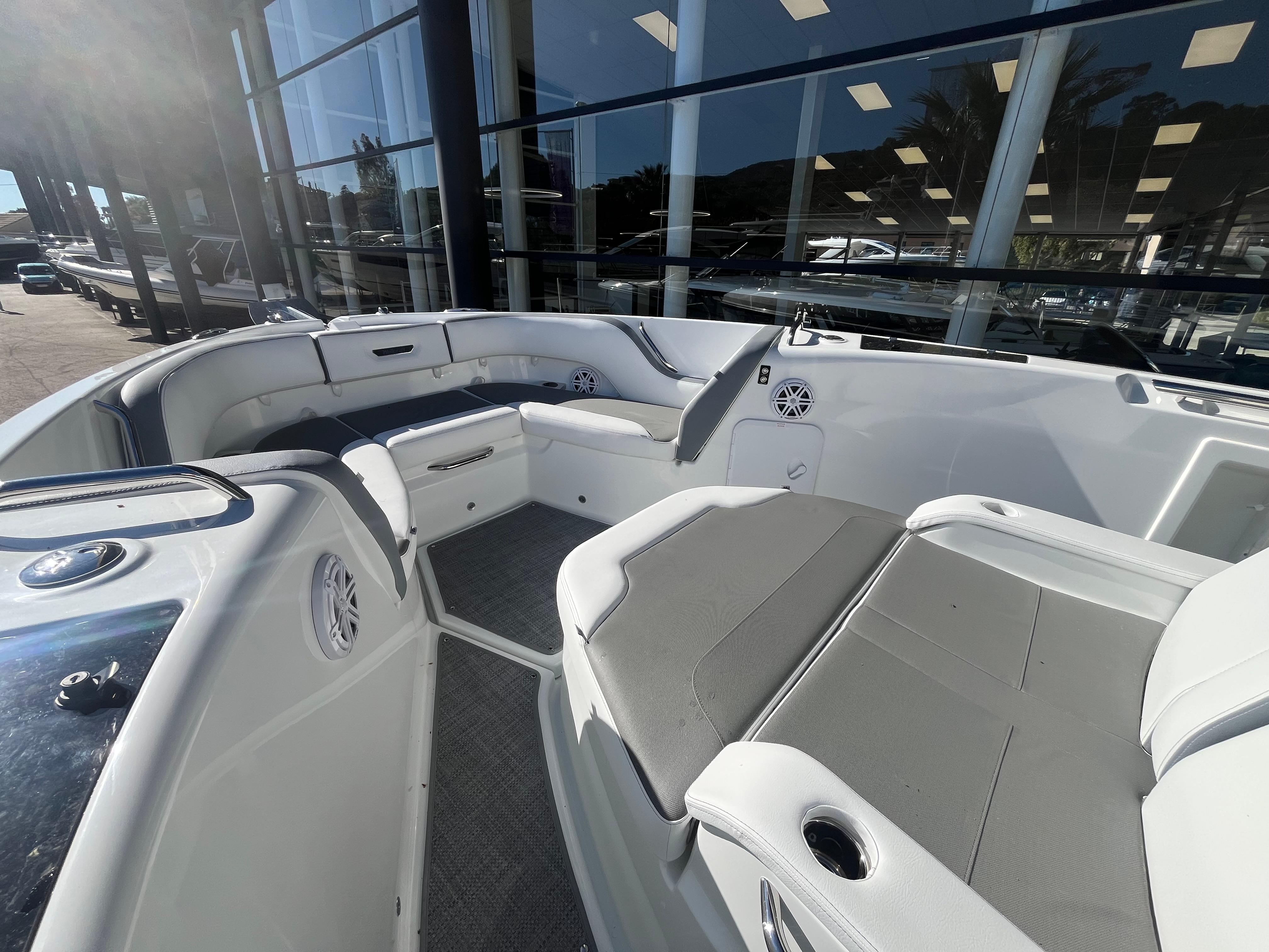 Wellcraft 38 T-Top