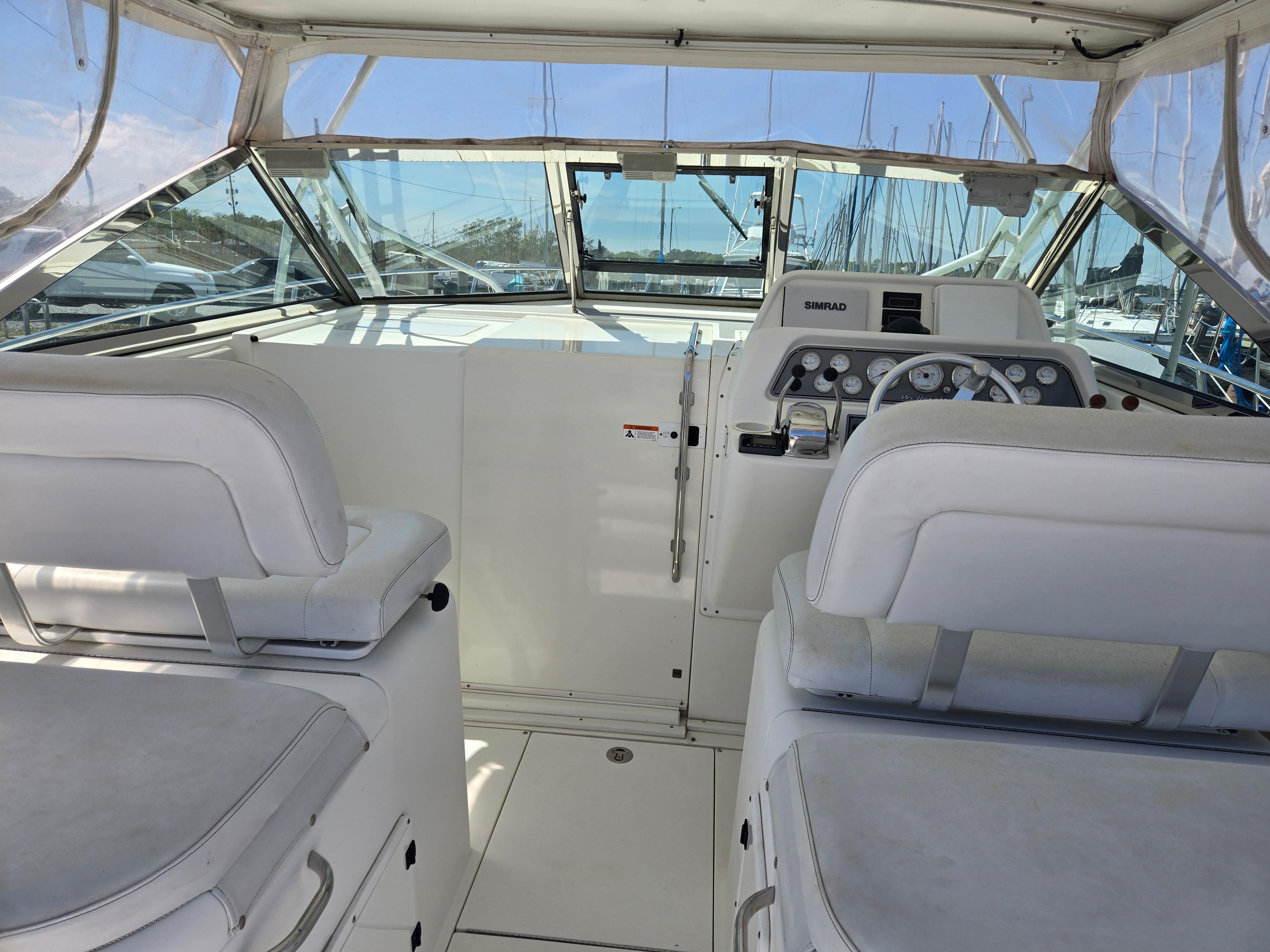 2004-wellcraft-330-coastal-power-9718164-20250326121220932-1_XLARGE