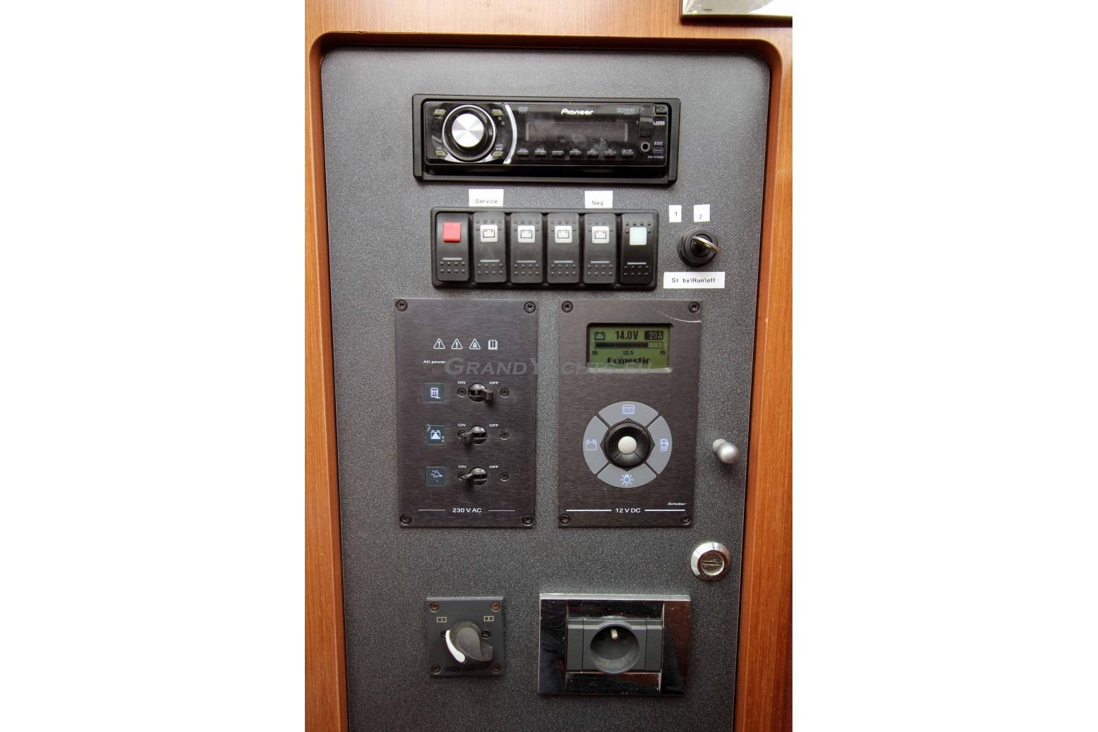 2011 Beneteau Gran Turismo 38 large 56