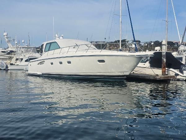 2006 Tiara Yachts 5200 Sovran Salon