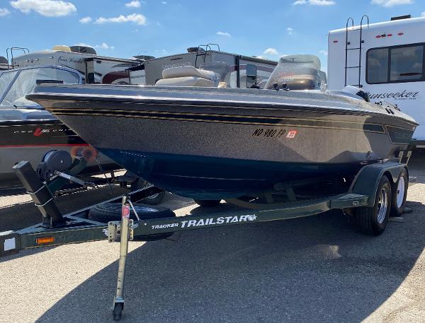 1998 Tracker Boats boat for sale, model of the boat is TARGA & Image # 1 of 11