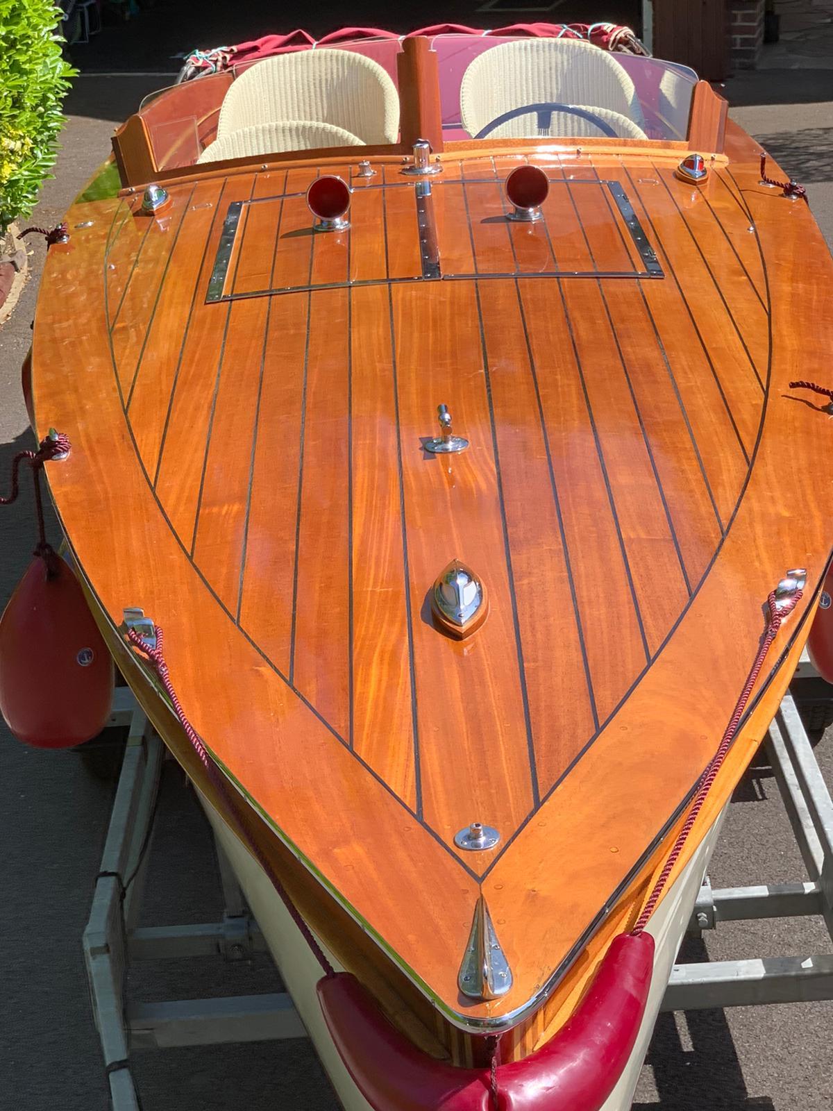 1989 Classic Craft Slipper Launch