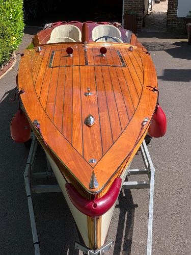 1989 Classic Craft Slipper Launch