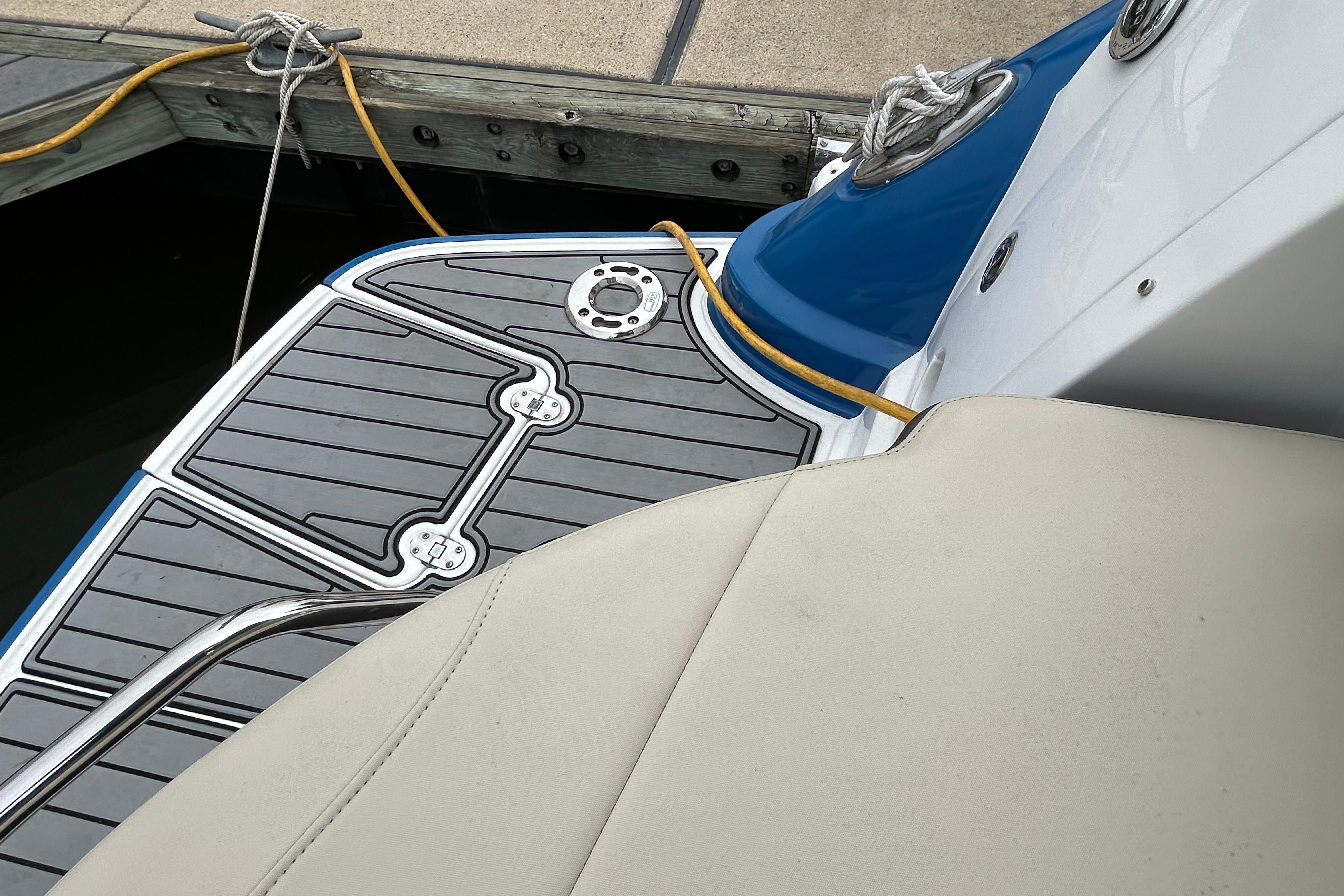 2019-monterey-295-sport-yacht-power-9718179-20250317131928193-1_XLARGE