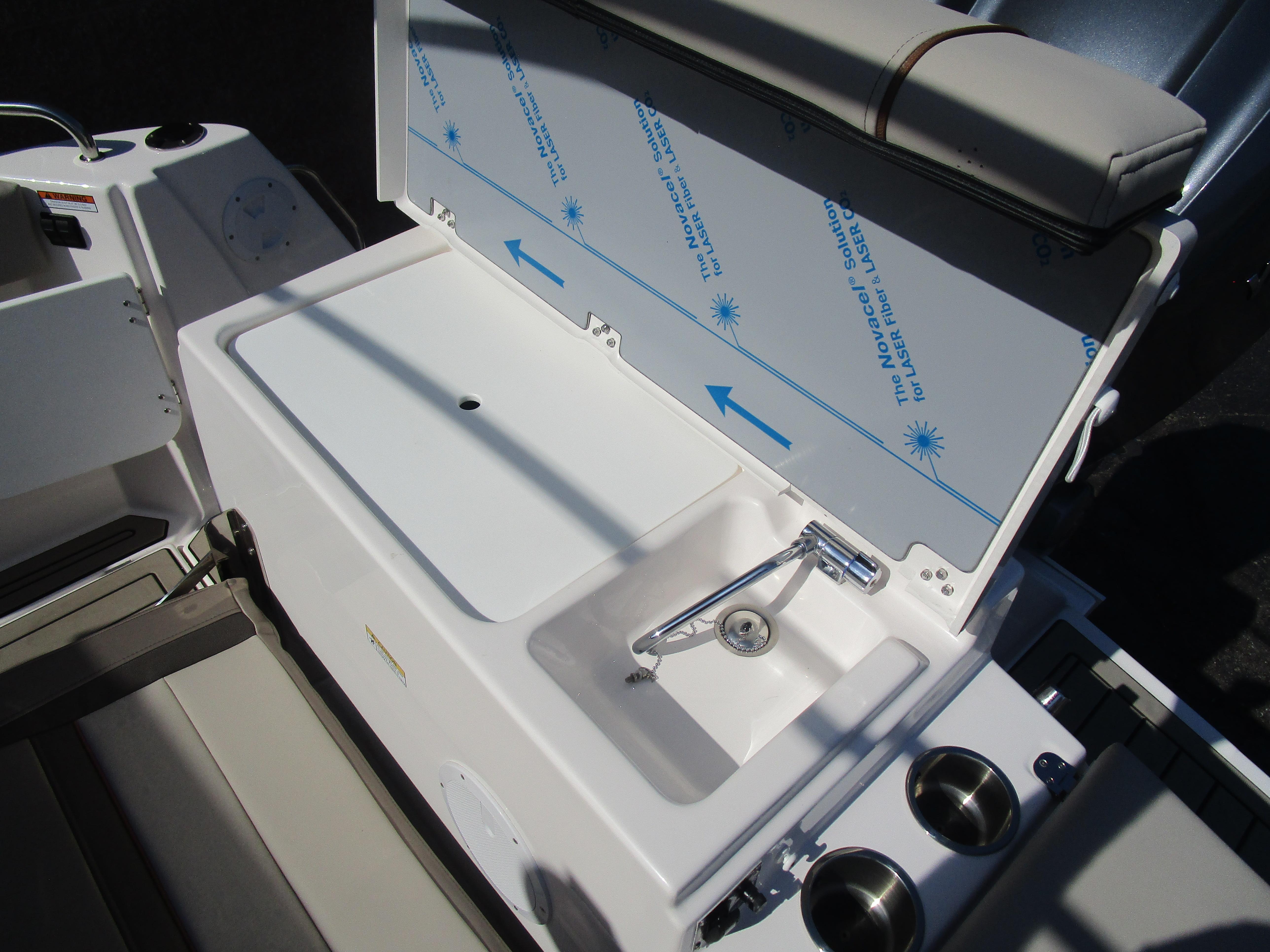 2025 Cutwater C-248 Coupe Gallery